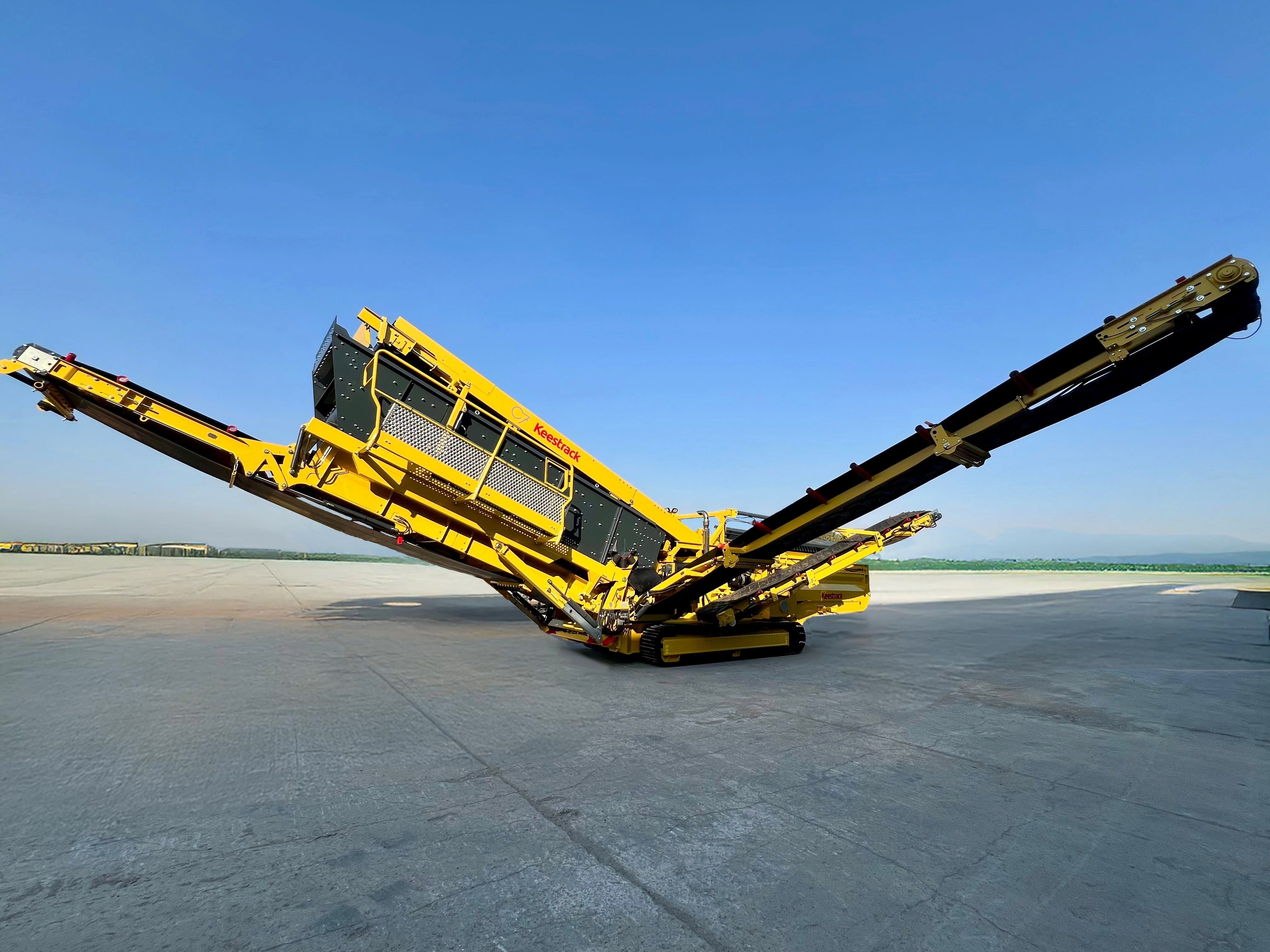 The brand-new C7 high-capacity 3-deck classifier