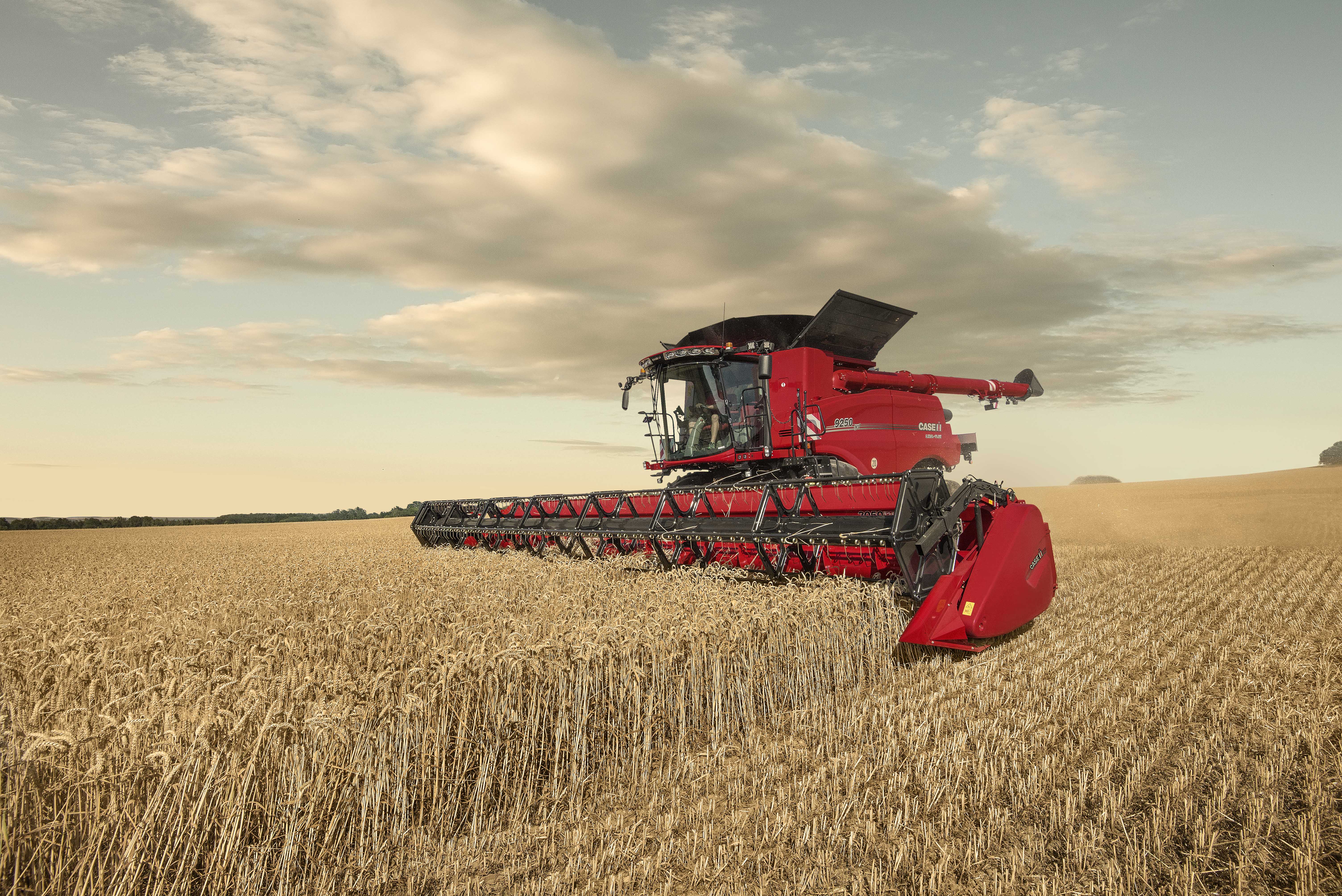 CASE IH Axial-Flow 9250 Grain Harvest <br> Image source: CNH Industrial N.V.; Case IH Europe