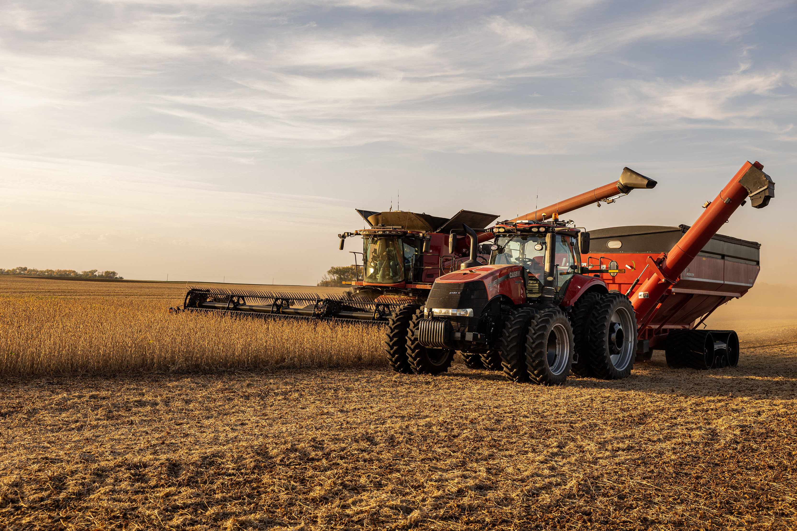 CASE IH Magnum™ tractor with raven autonomy presented at SIMA