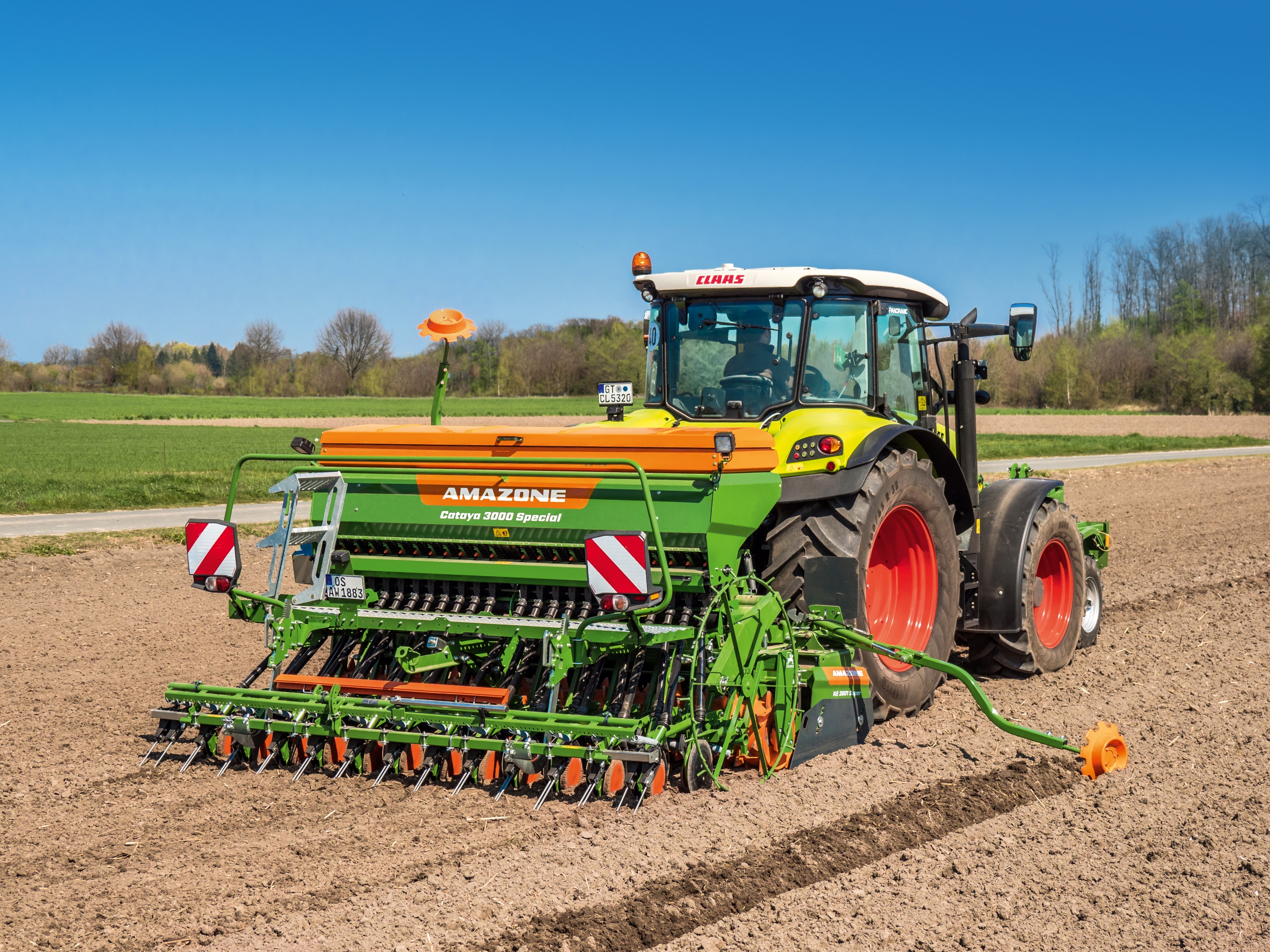 The Cataya Special EcoLine harrow-mounted conventional seed drill is attractively priced and works with complete precision. 