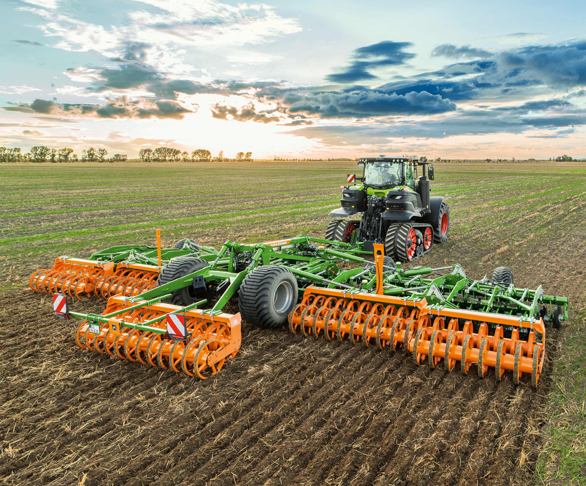 Maximum output thanks to the 12 m working width and working speeds of up to 18 km/h.