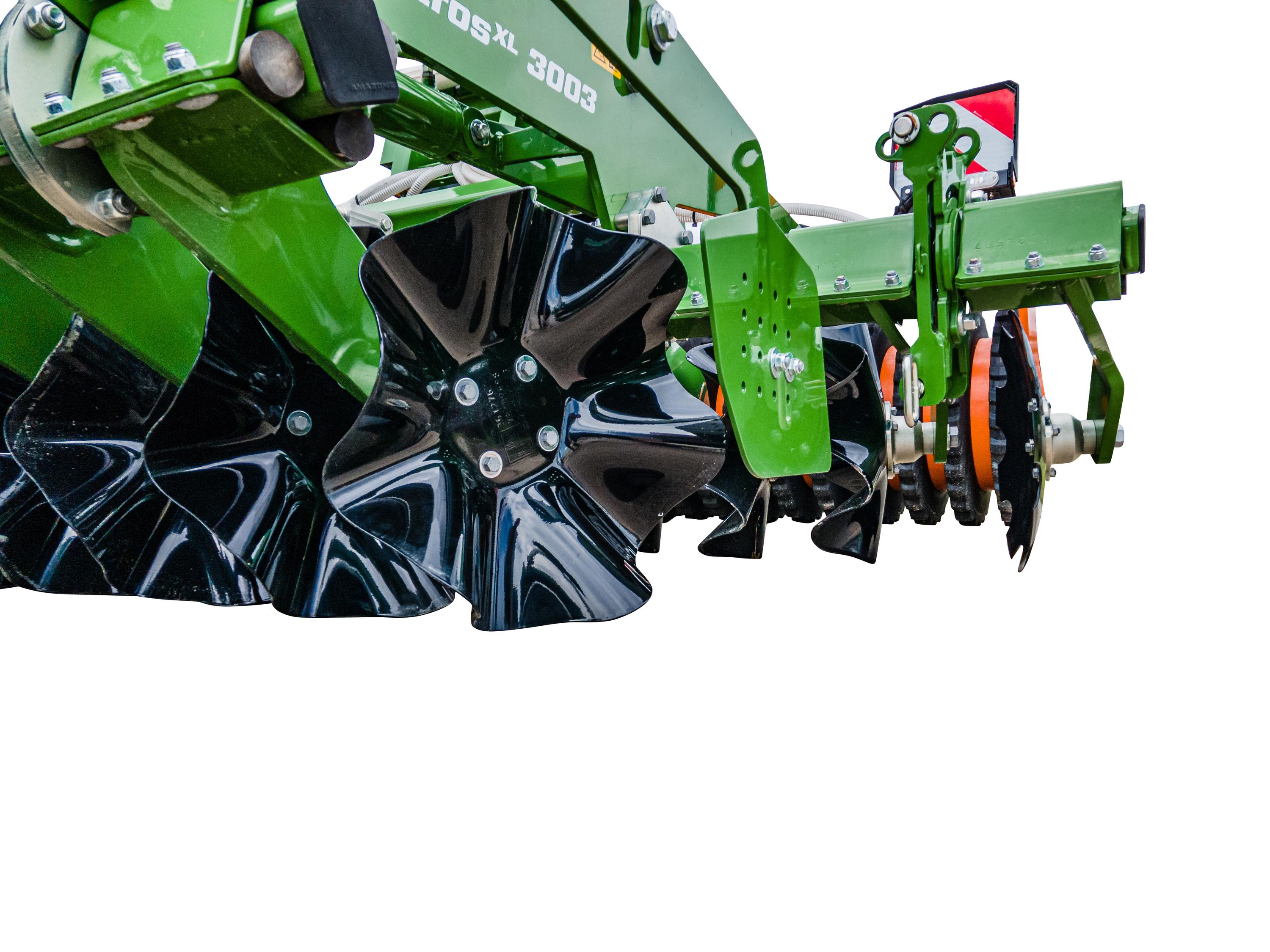 The X-Cutter disc moves the full surface at a shallow working depth thanks to its special wavey profile. <br> Image source: AMAZONEN-WERKE H. DREYER SE & Co. KG