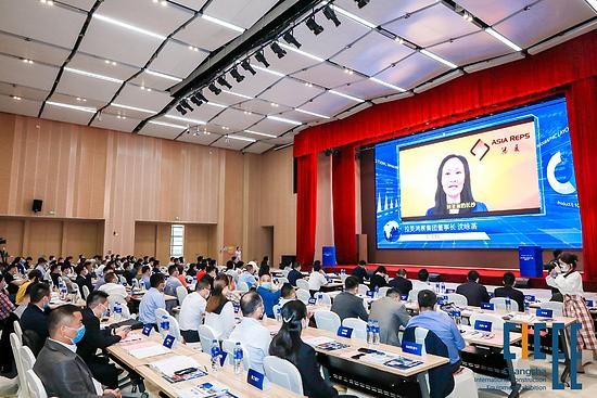 Shen Yonghan, Chairman of Latin America Hongzhan Group delivered a speech