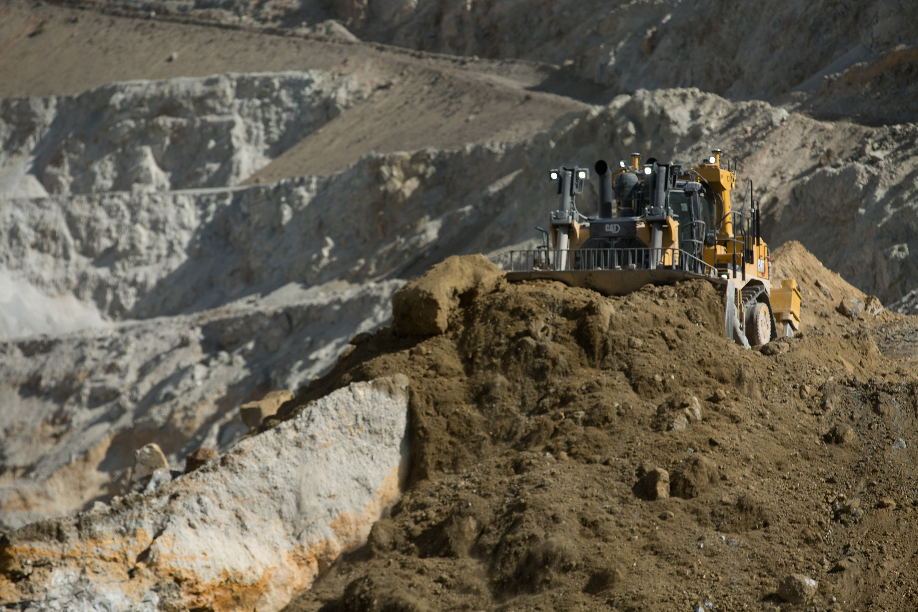 Cat D10 Dozer <br> Image source: Caterpillar UK Ltd.