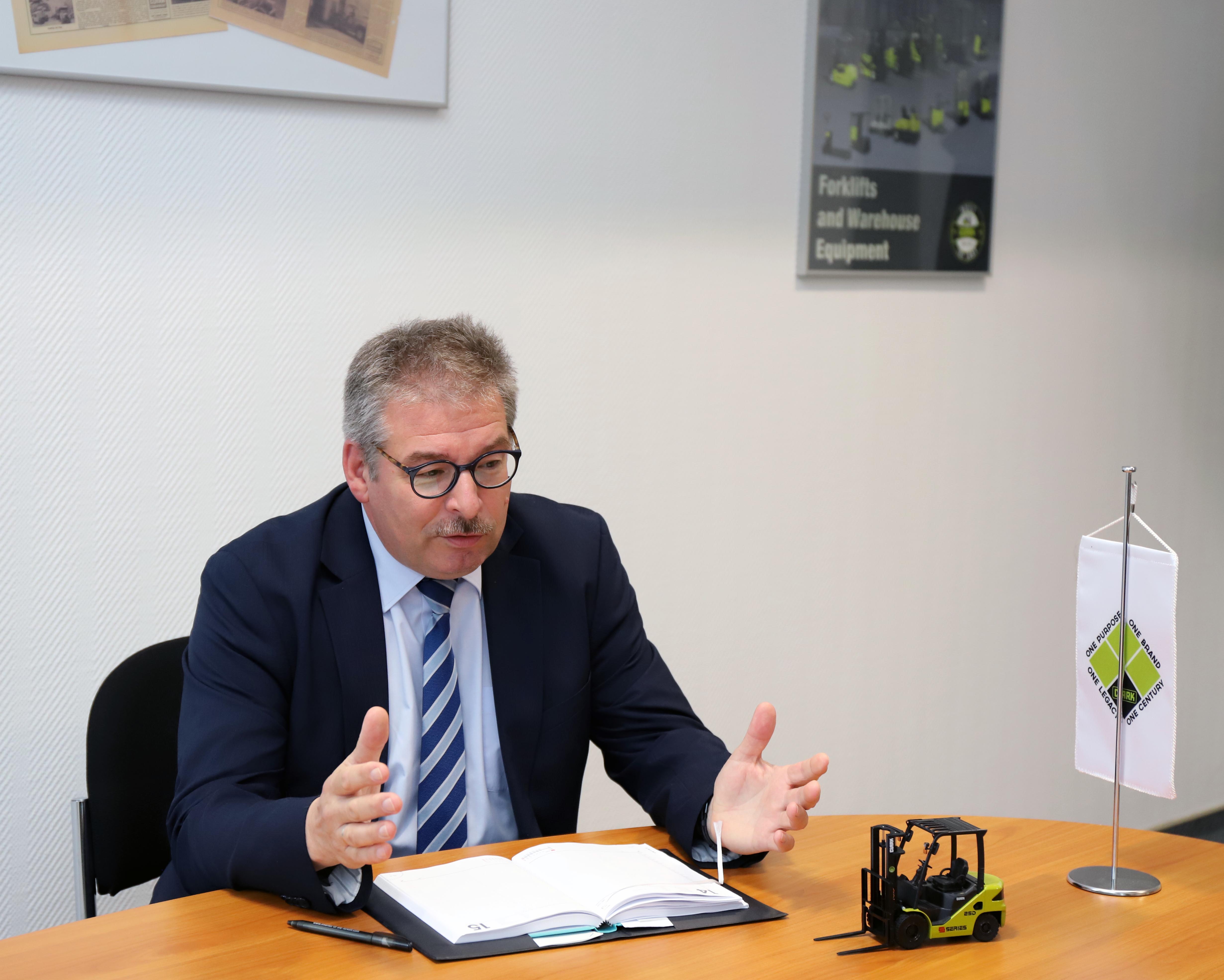 „At the moment, production is running in all our factories and the supply chains are also largely intact. It just takes a little longer“ <br> Image source: CLARK Europe GmbH