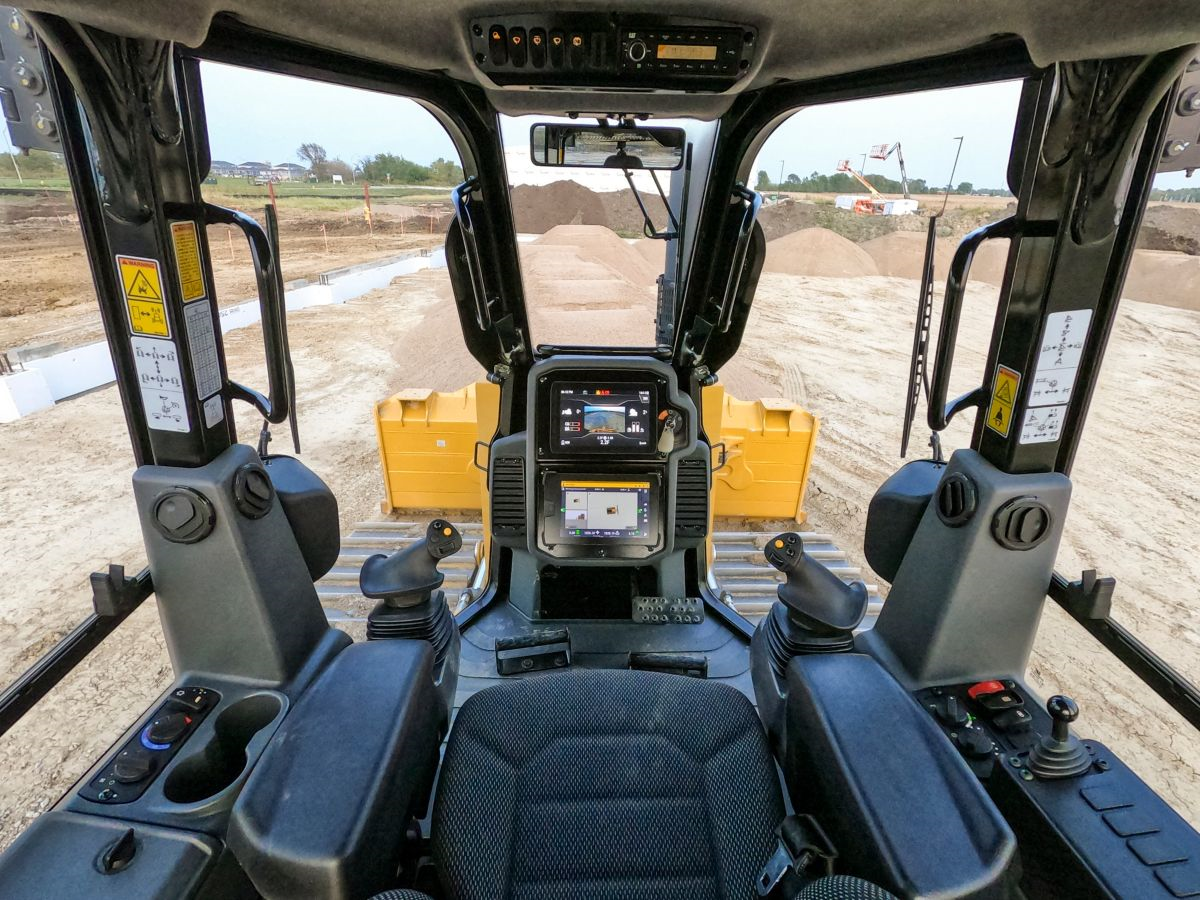 The new Cat D4 is easier on operators with a more comfortable seat, easy-to-use 10-in (254-mm) touchscreen main display, and standard High Definition rearview camera. 