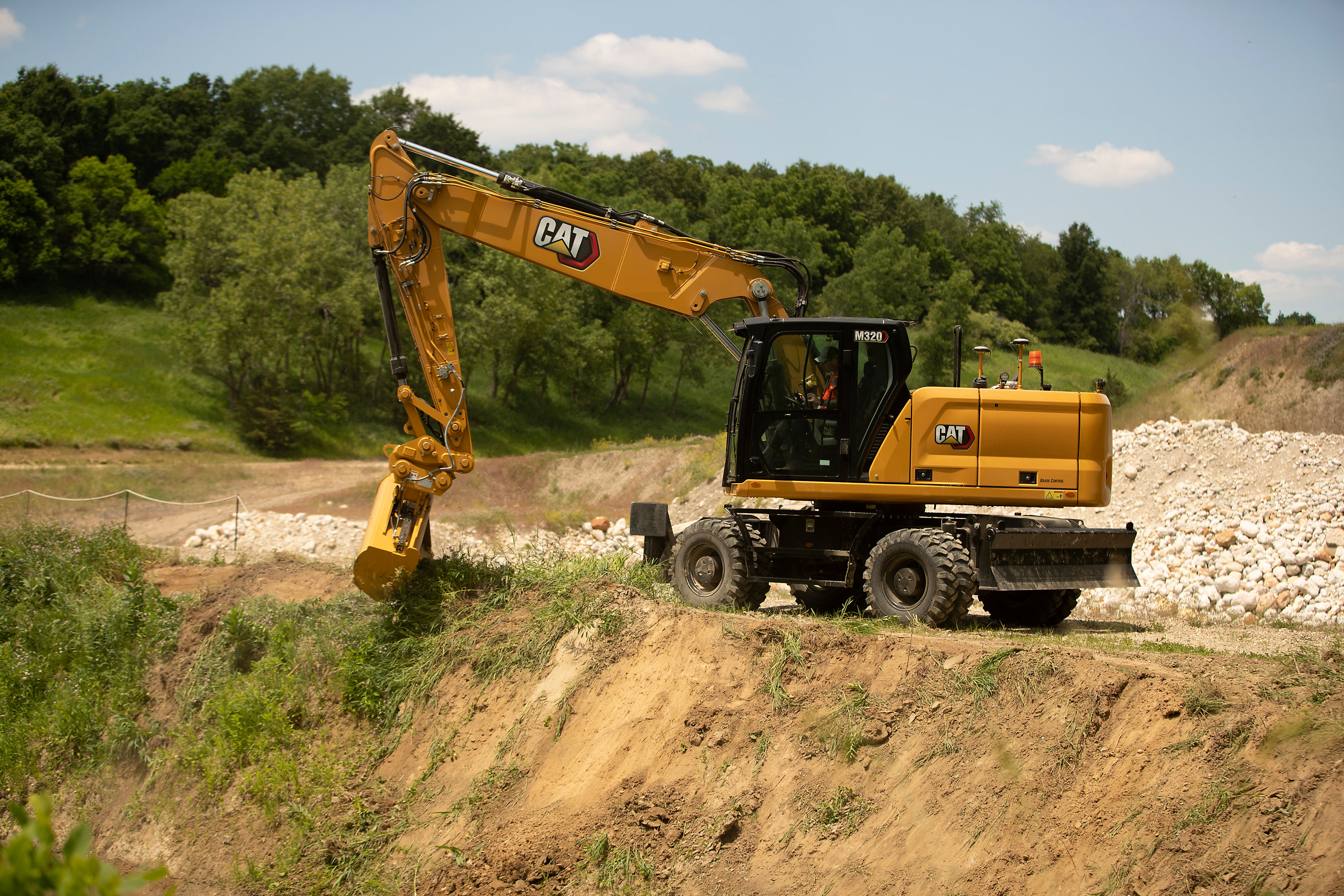 Cat M320F in action