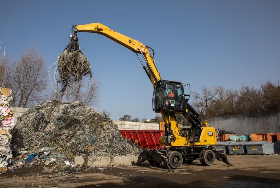 Cat® MH3024 Material Handler 