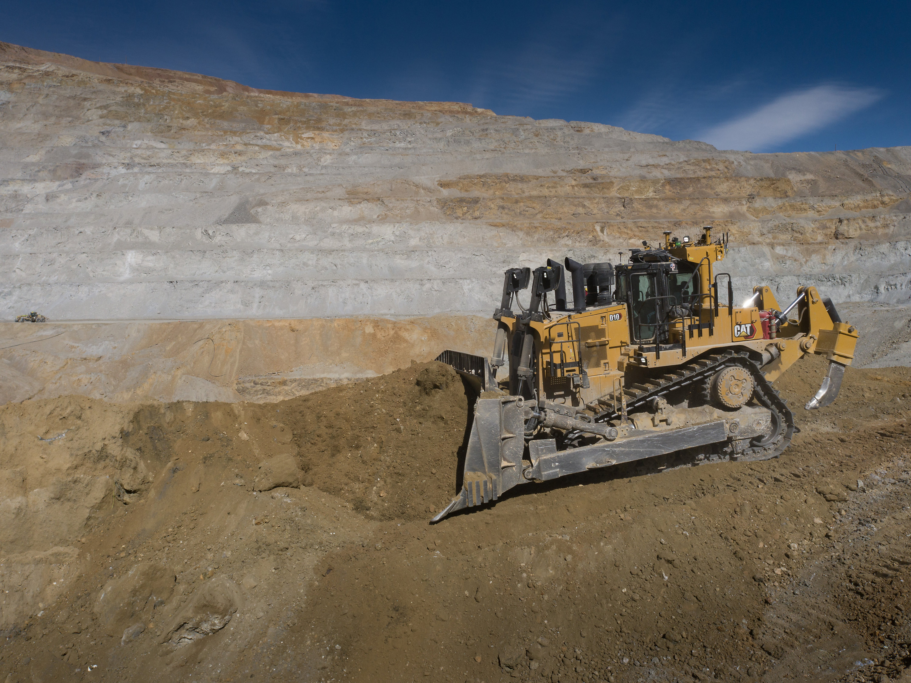 Cat D10 Dozer <br> Image source: Caterpillar UK Ltd.