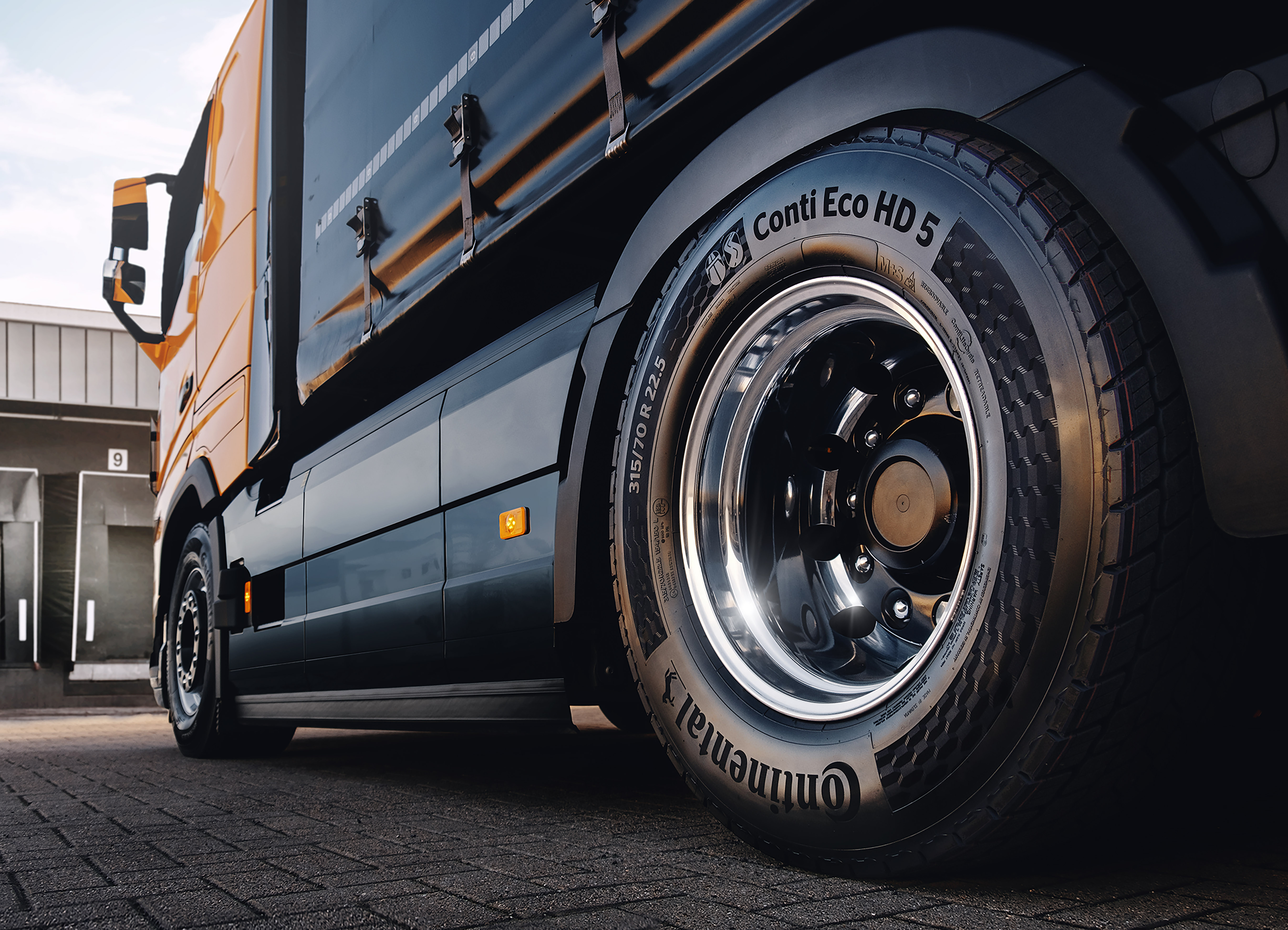 The new Conti Eco Gen 5 truck tire line combines low rolling resistance with high mileage