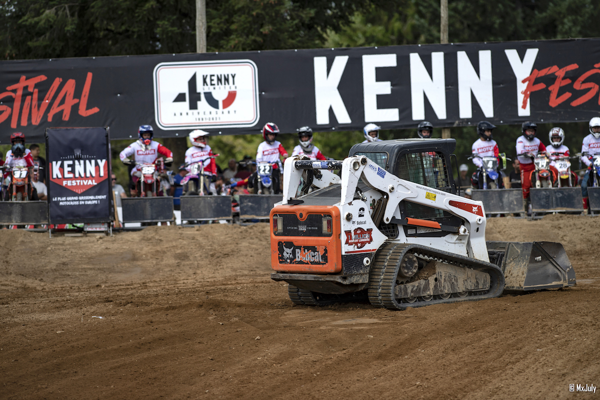 Bobcat Loaders Used to Build Kenny Festival Race Tracks