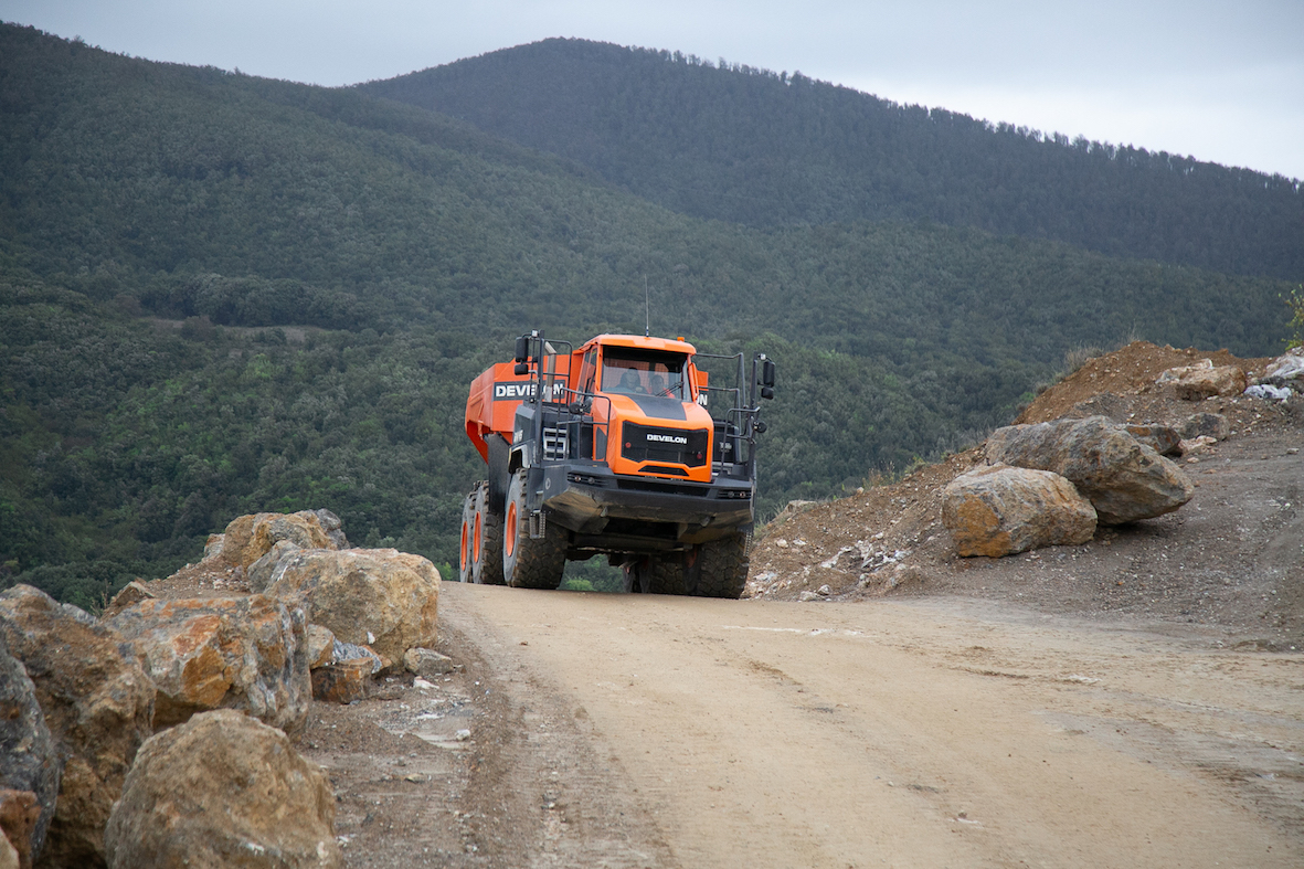 DEVELON DA45-7 articulated dump truck