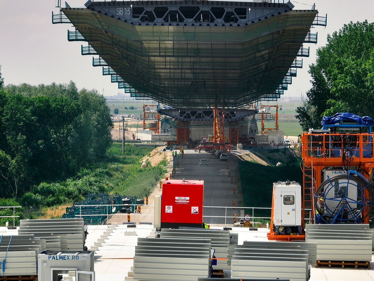 Supplying power to build the largest suspension bridge ever built over the river Danube