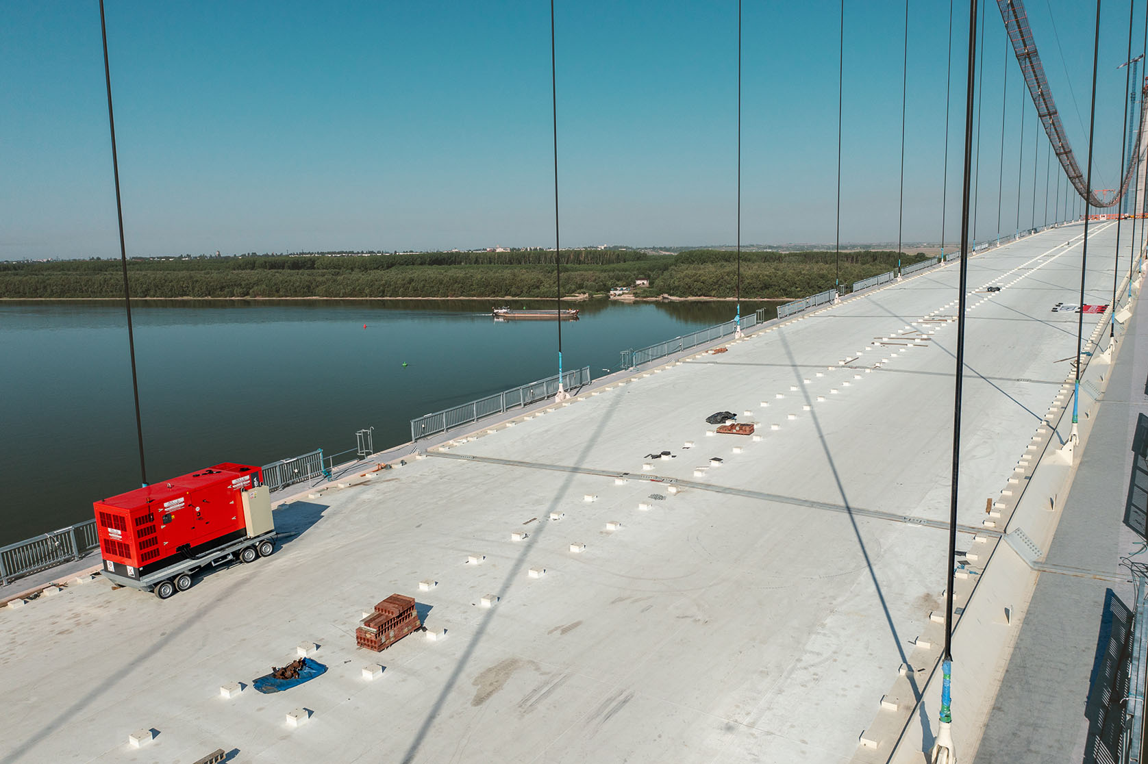 Supplying power to build the largest suspension bridge ever built over the river Danube