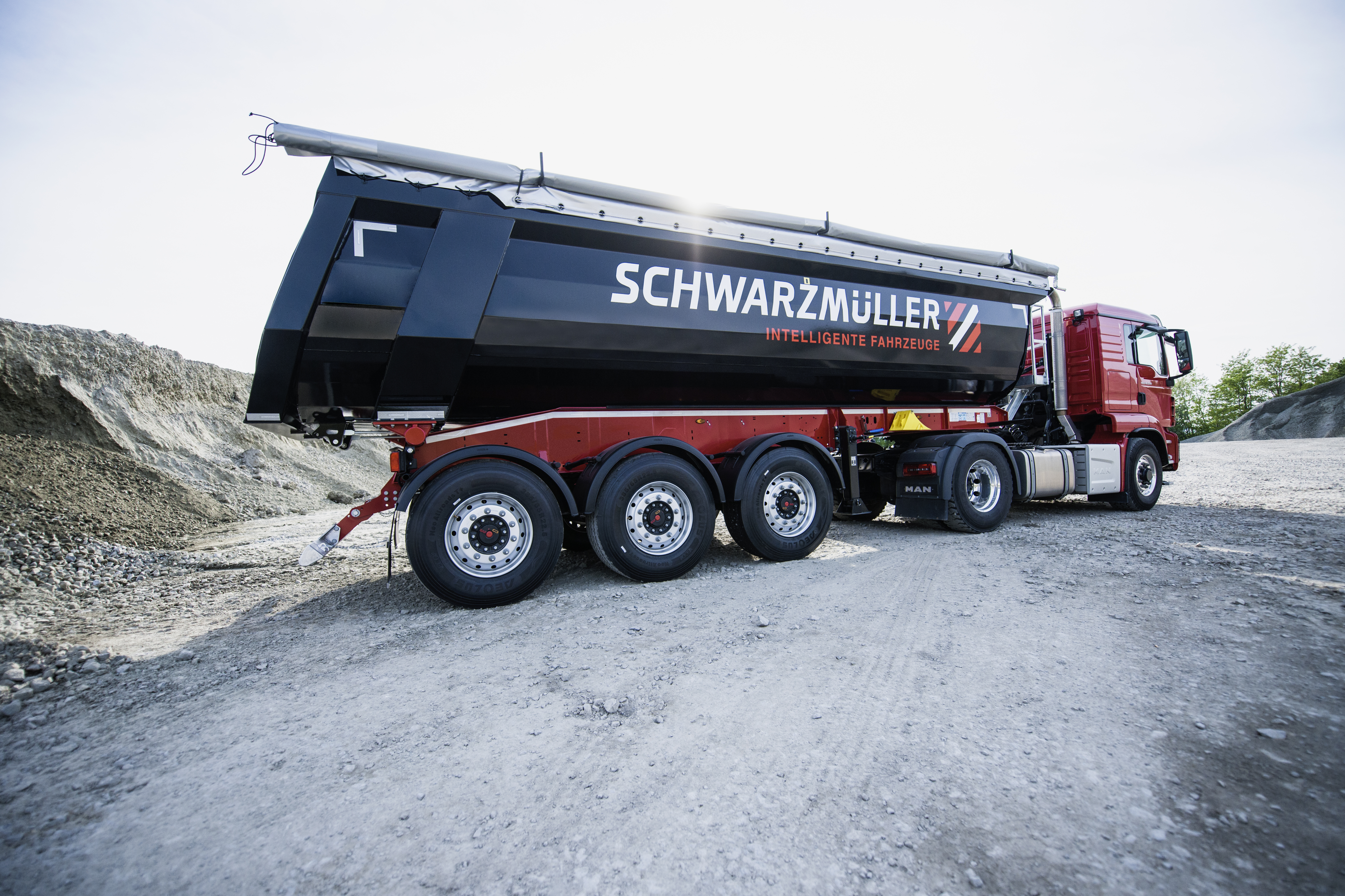 Schwarzmüller 3-axle tipper semitrailer