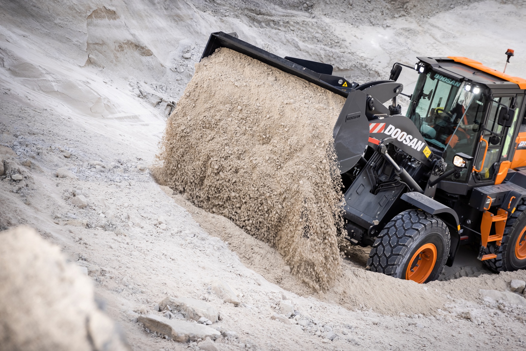 Doosan DL250-7 Wheel Loader <br> Image source: DOOSAN INFRACORE EUROPE S.R.O