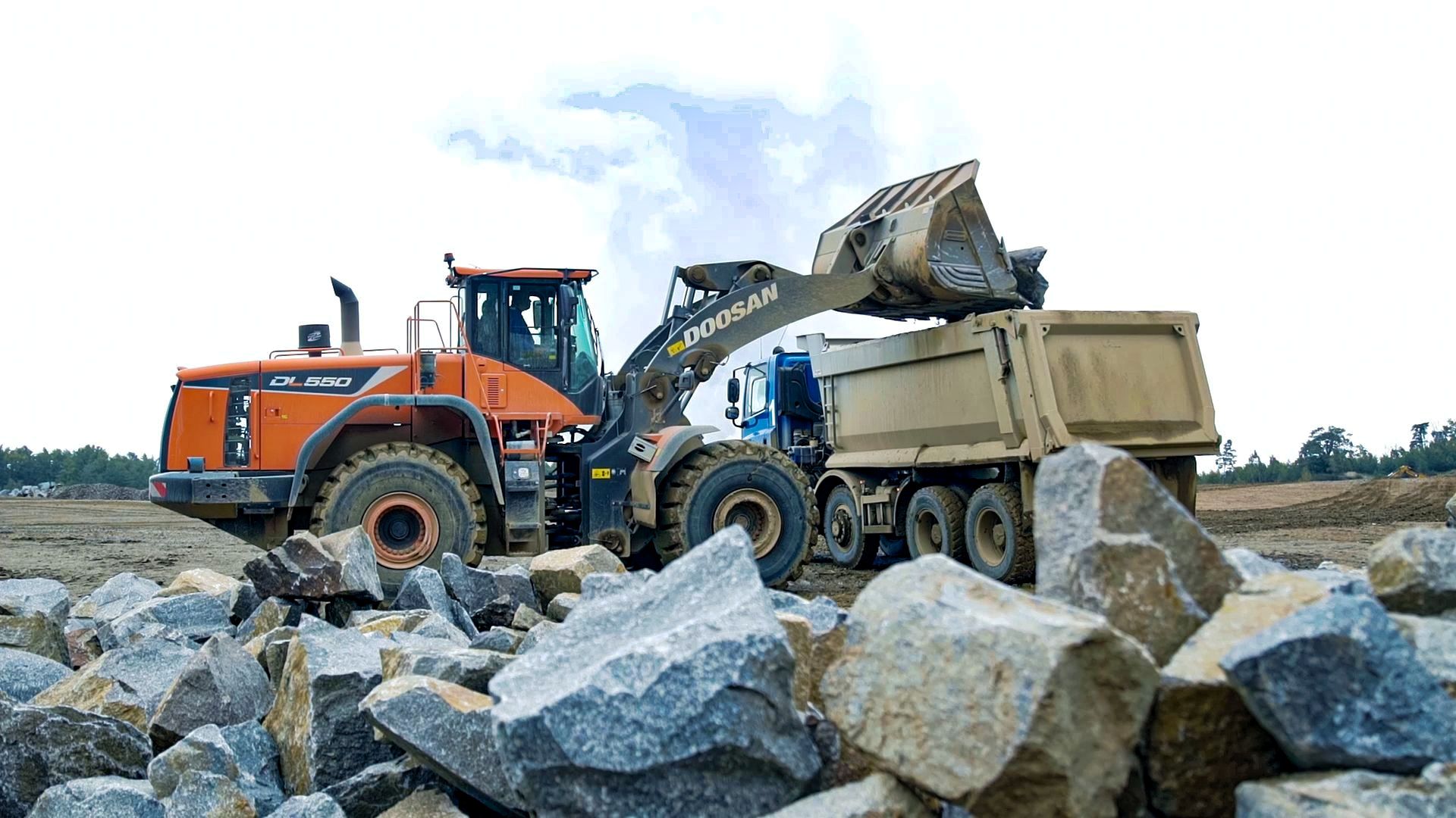 Doosan DL550-5 <br> Image source: DOOSAN INFRACORE EUROPE S.R.O.