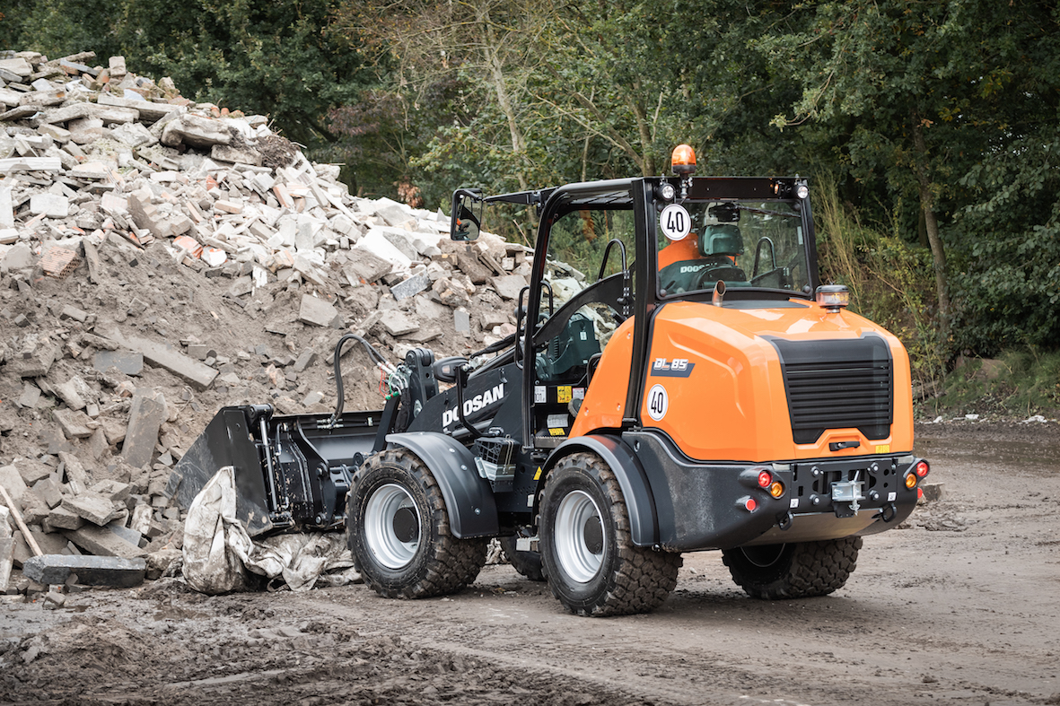 DL85-7 Compact Loaders