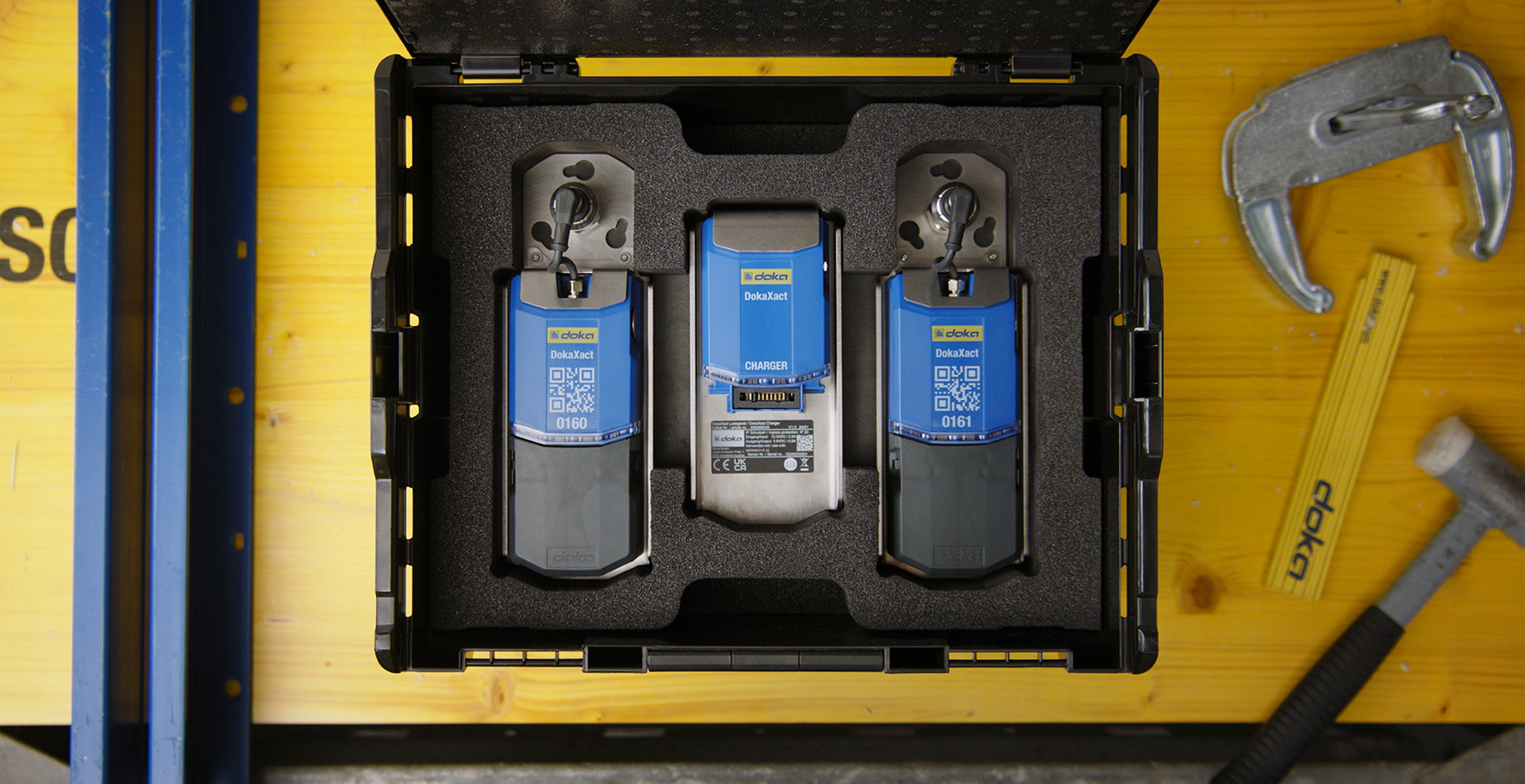 The DokaXact Pressure sensor transmits live data for monitoring fresh concrete pressure.