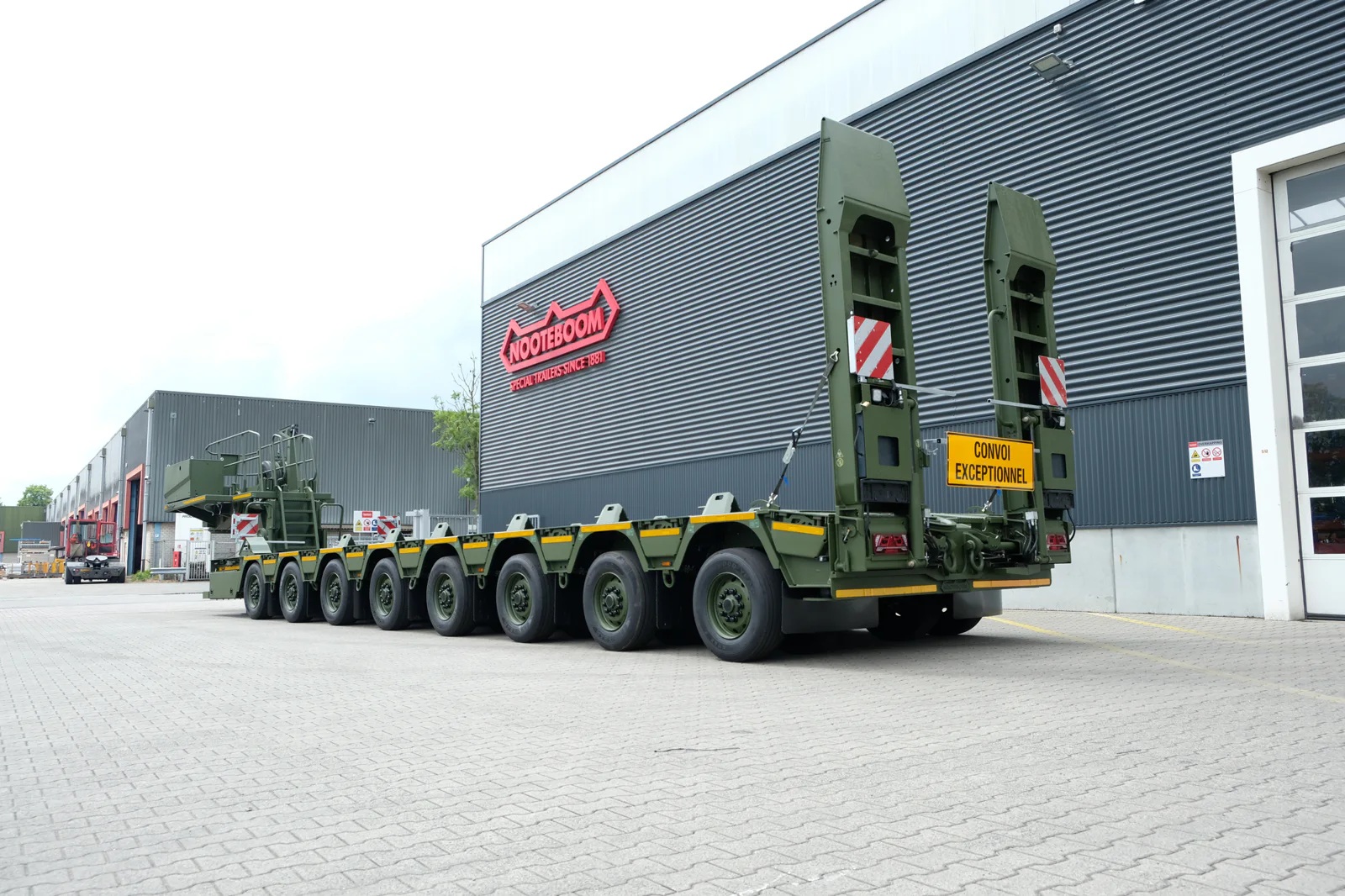 Nooteboom and Rheinmetall introduce advanced 8-axle defence trailer at EUROSATORY
