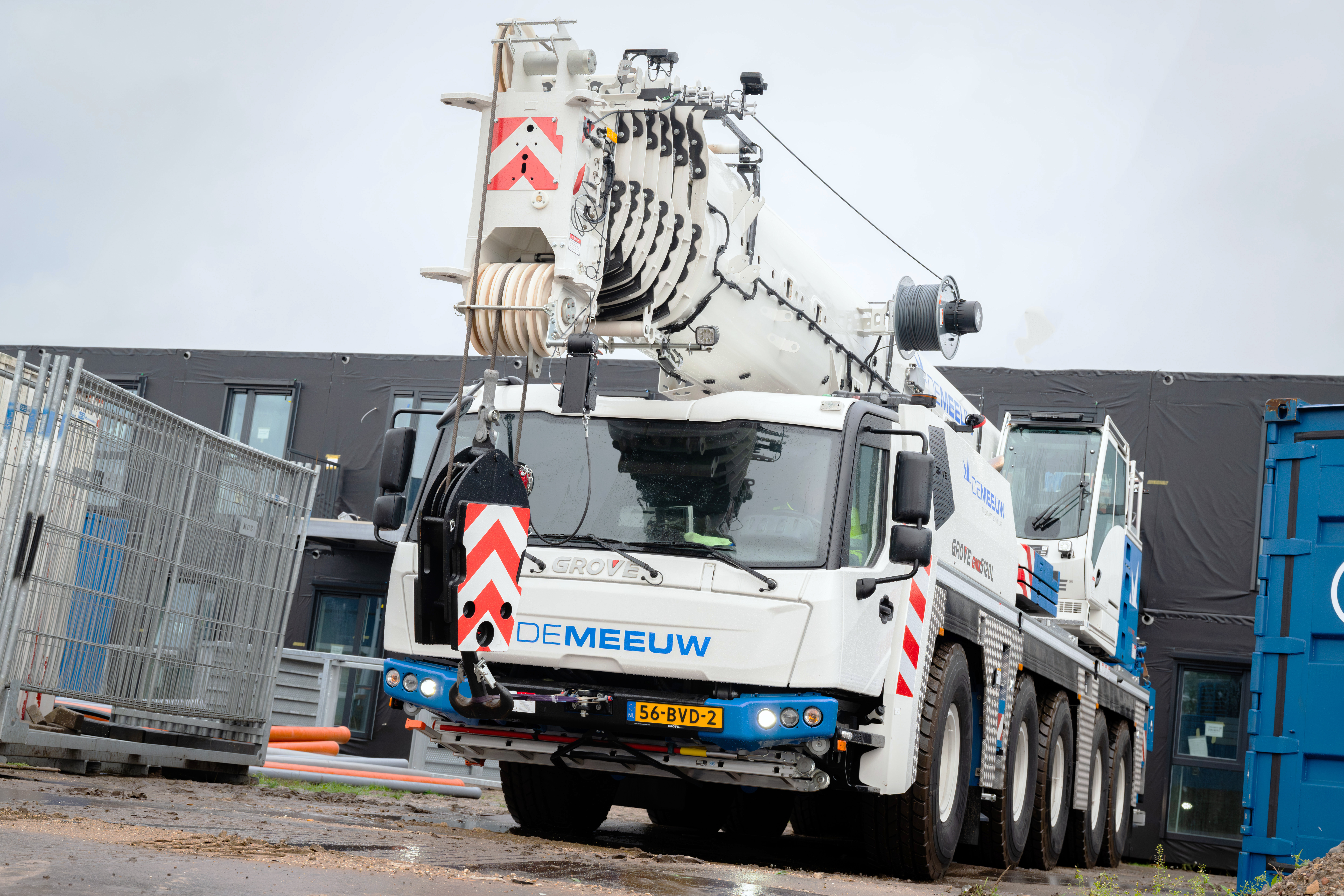 Dutch prefab specialist buys first Grove crane and immediately sets it to work 
