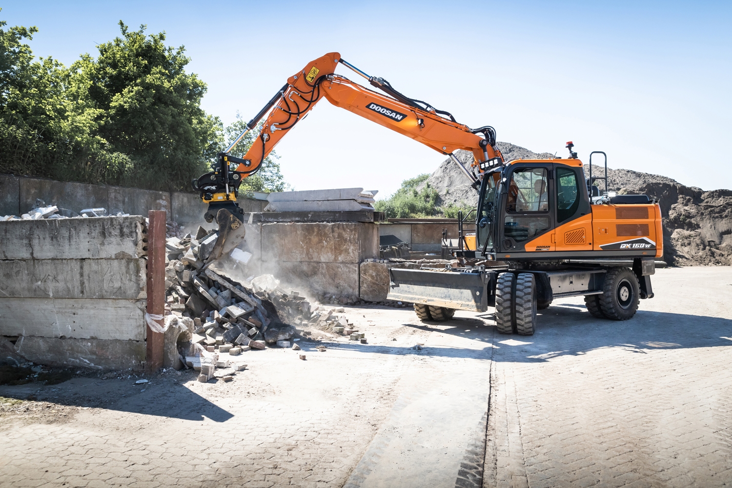 DX160W-7 <br> Image source: DOOSAN INFRACORE EUROPE S.R.O.