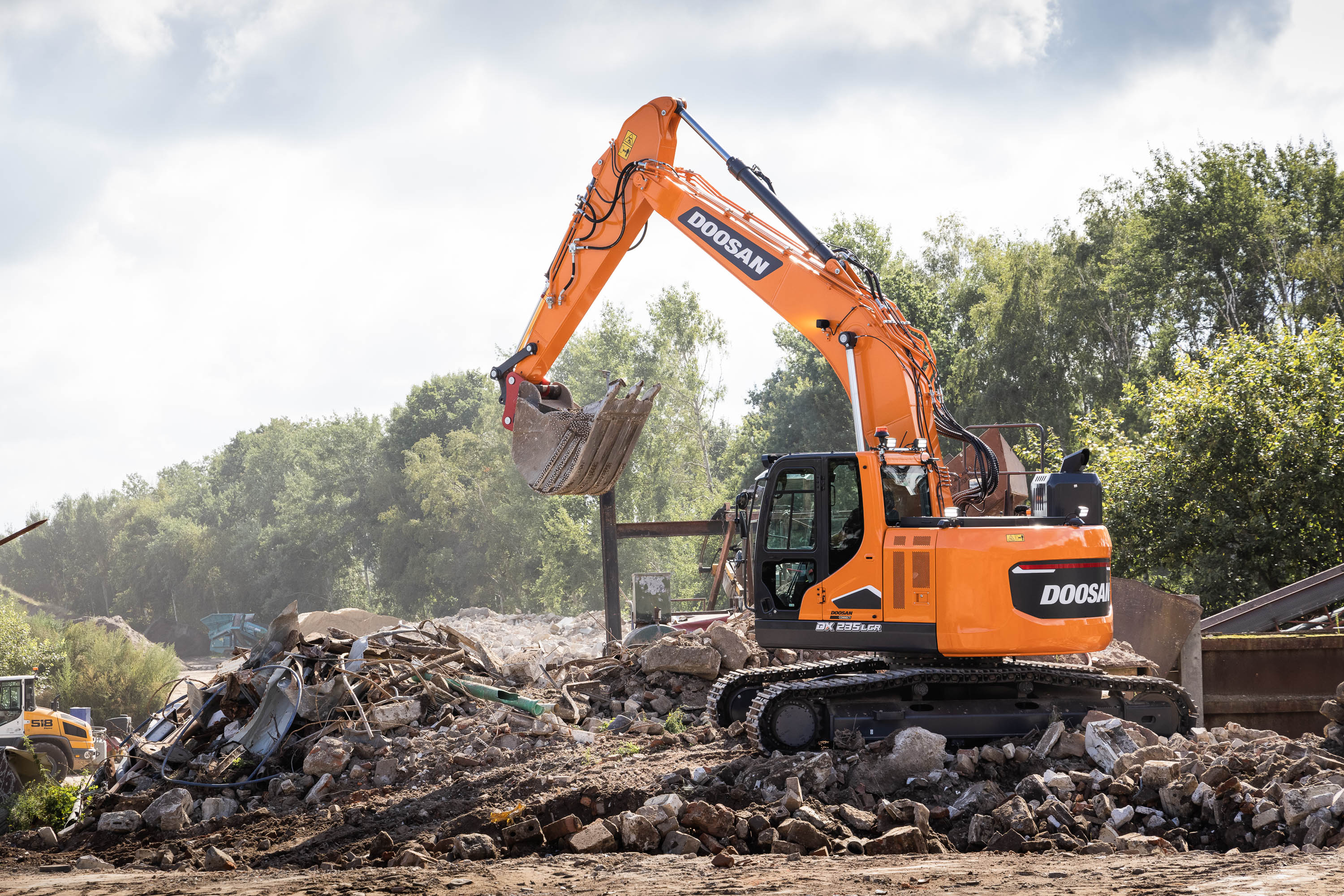 Doosan DX235LCR-7 <br> Image source: DOOSAN INFRACORE EUROPE