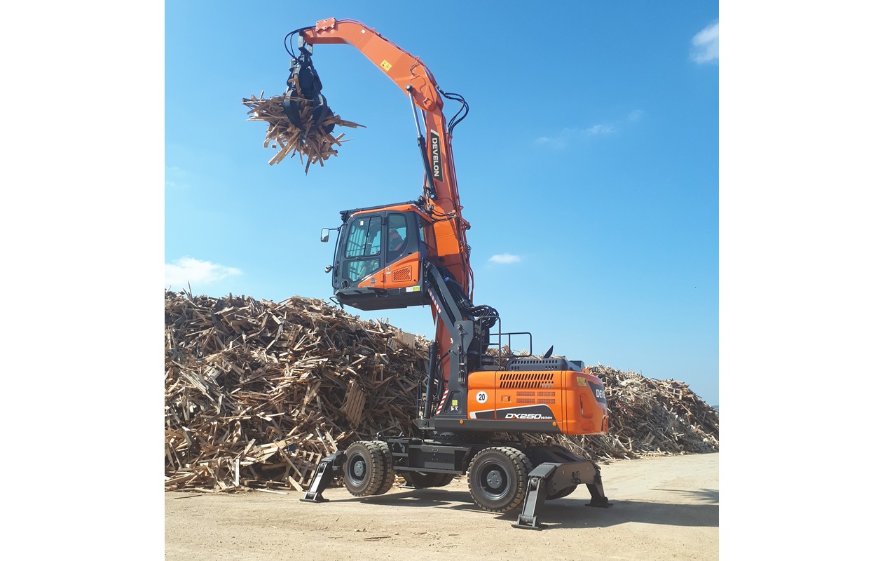 DX250WMH-7 Material Handler