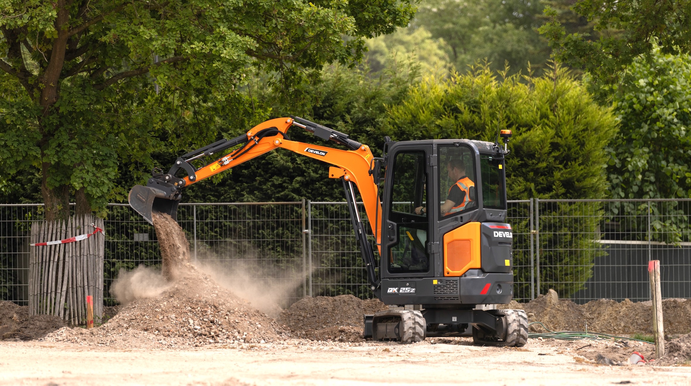 DEVELON DX25Z-7 Mini Excavator