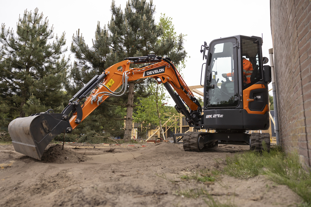 DEVELON DX27Z-7