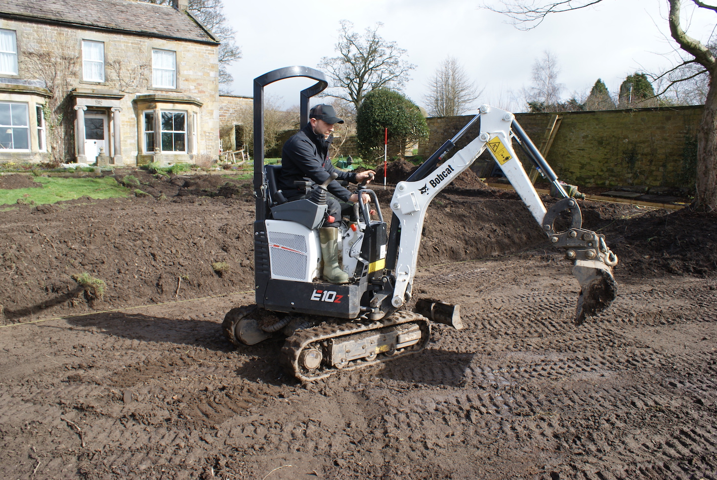 Bobcat E10z mini-excavator