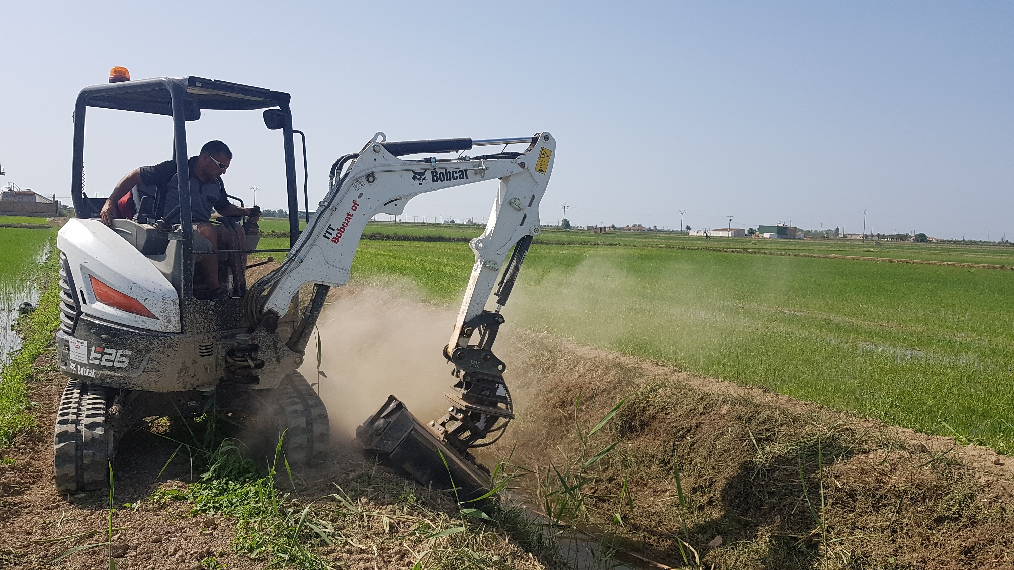 Bobcat E26 Provides Efficient Maintenance of Spanish Rice Fields <br> Image source: Bobcat 
