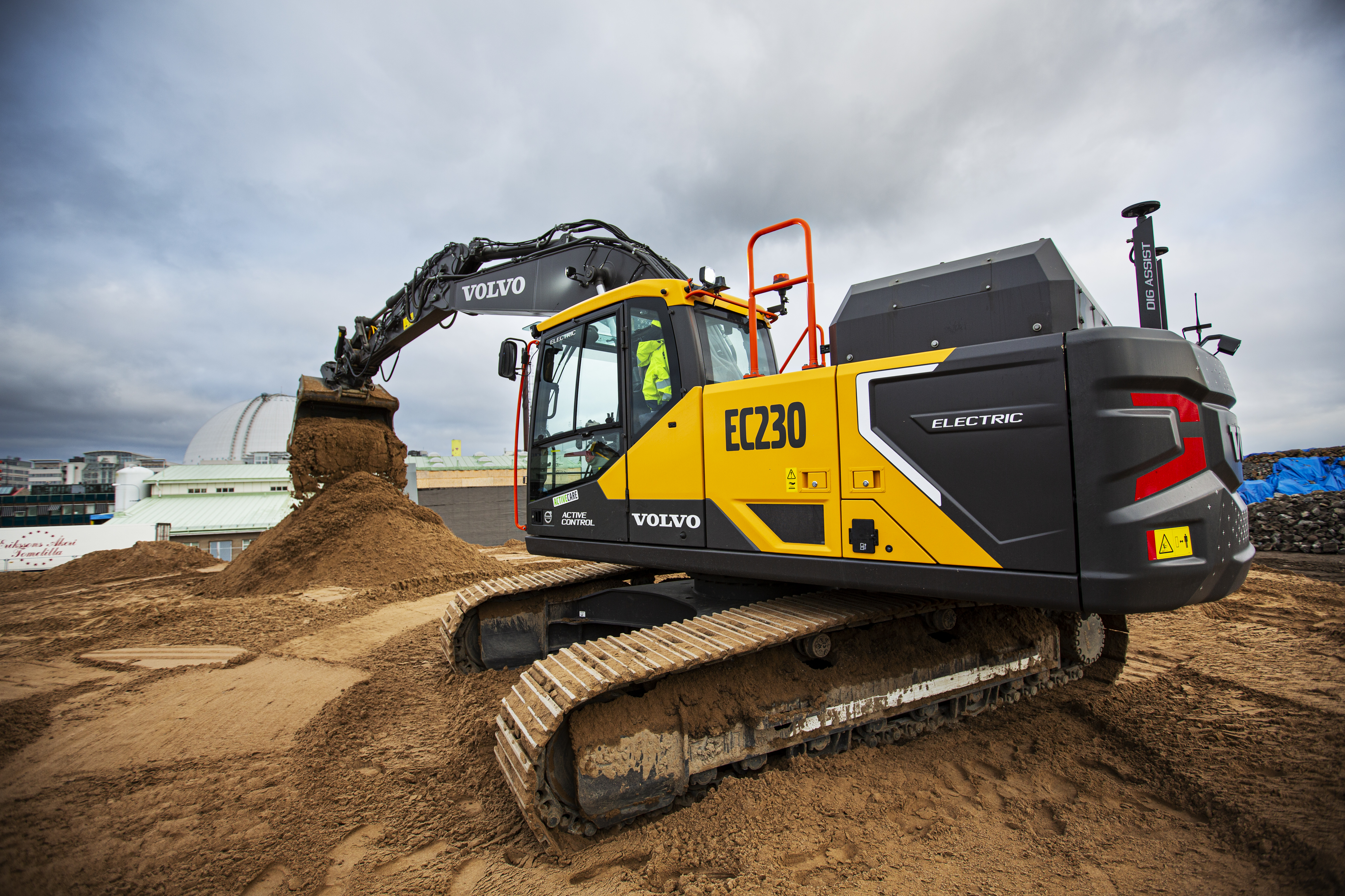 EC230 Electric Excavator