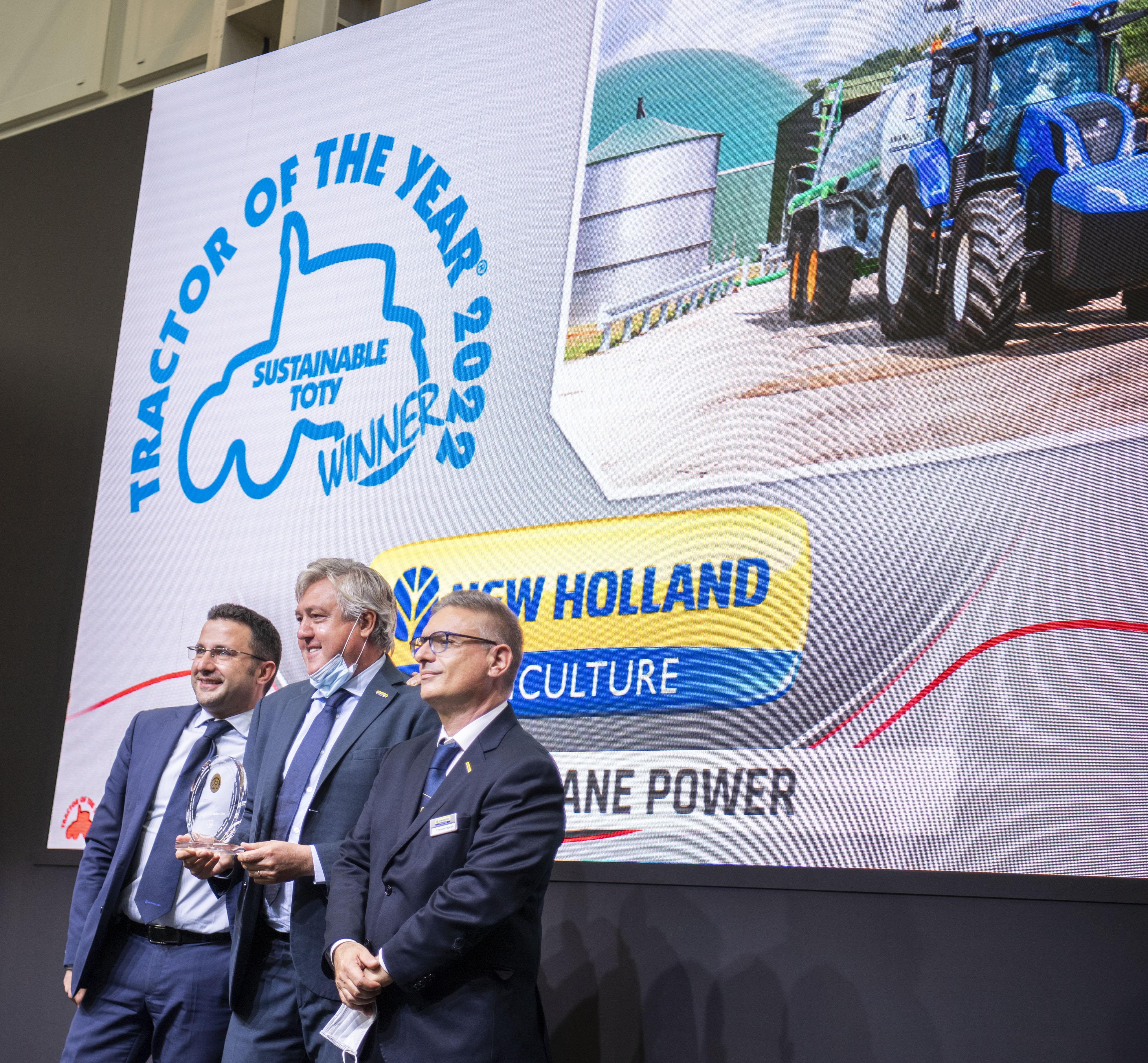 The Sustainable Tractor of the Year Award is the culmination of New Holland’s pioneering work on the use of alternative fuels and a significant step forward on the path to decarbonizing agriculture.