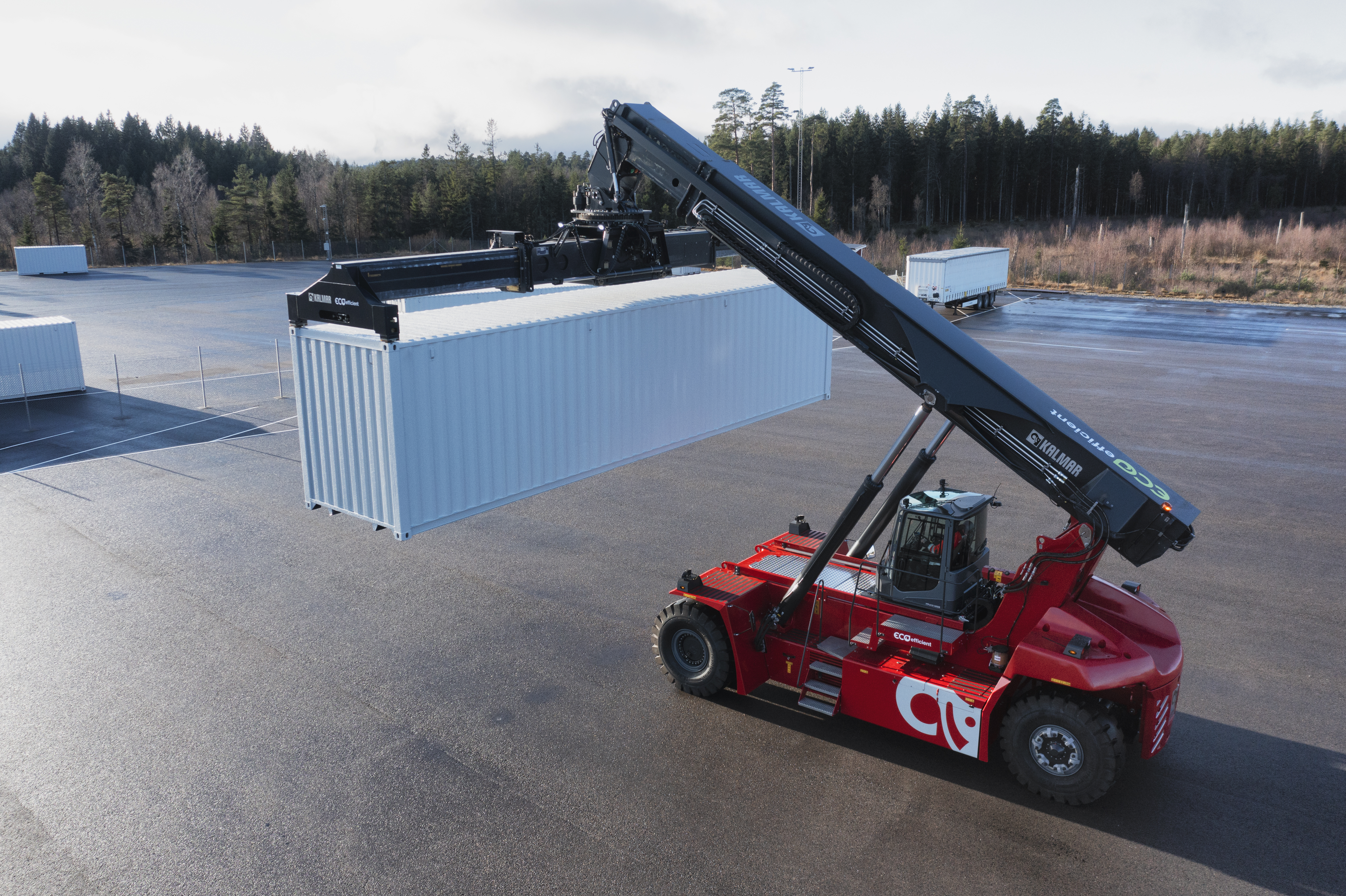 Electric Reachstacker ERG420-450 with container
