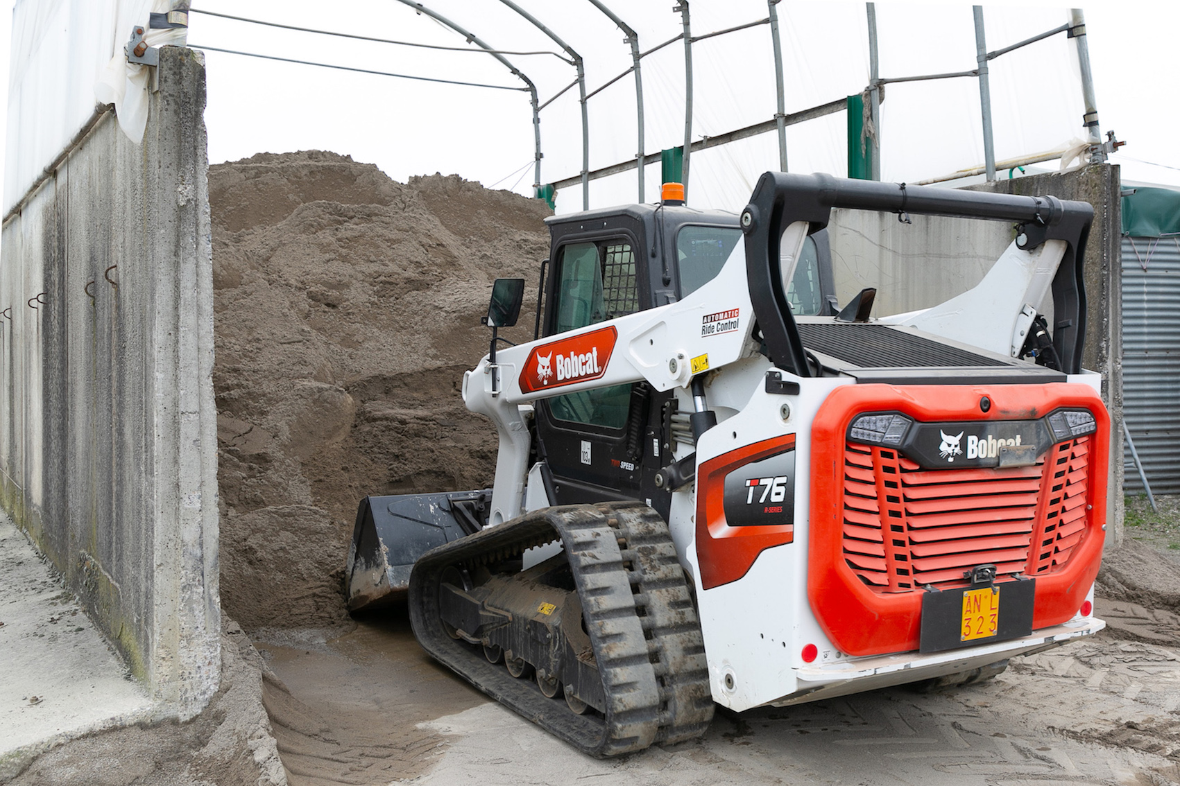 Bobcat T76 Compact Track Loader