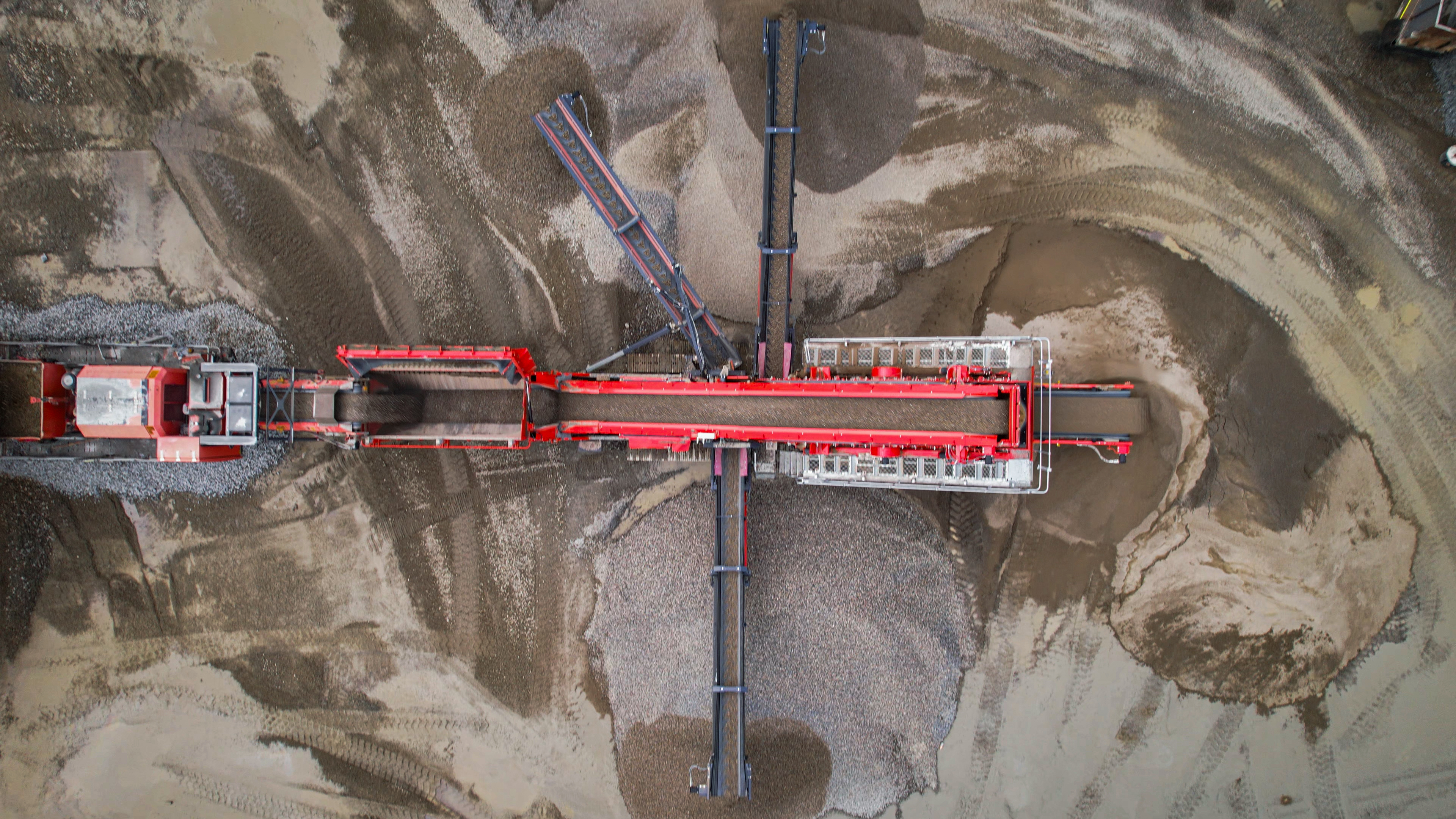 Leading the working displays will be the 694 inclined screen, launched in 2025 