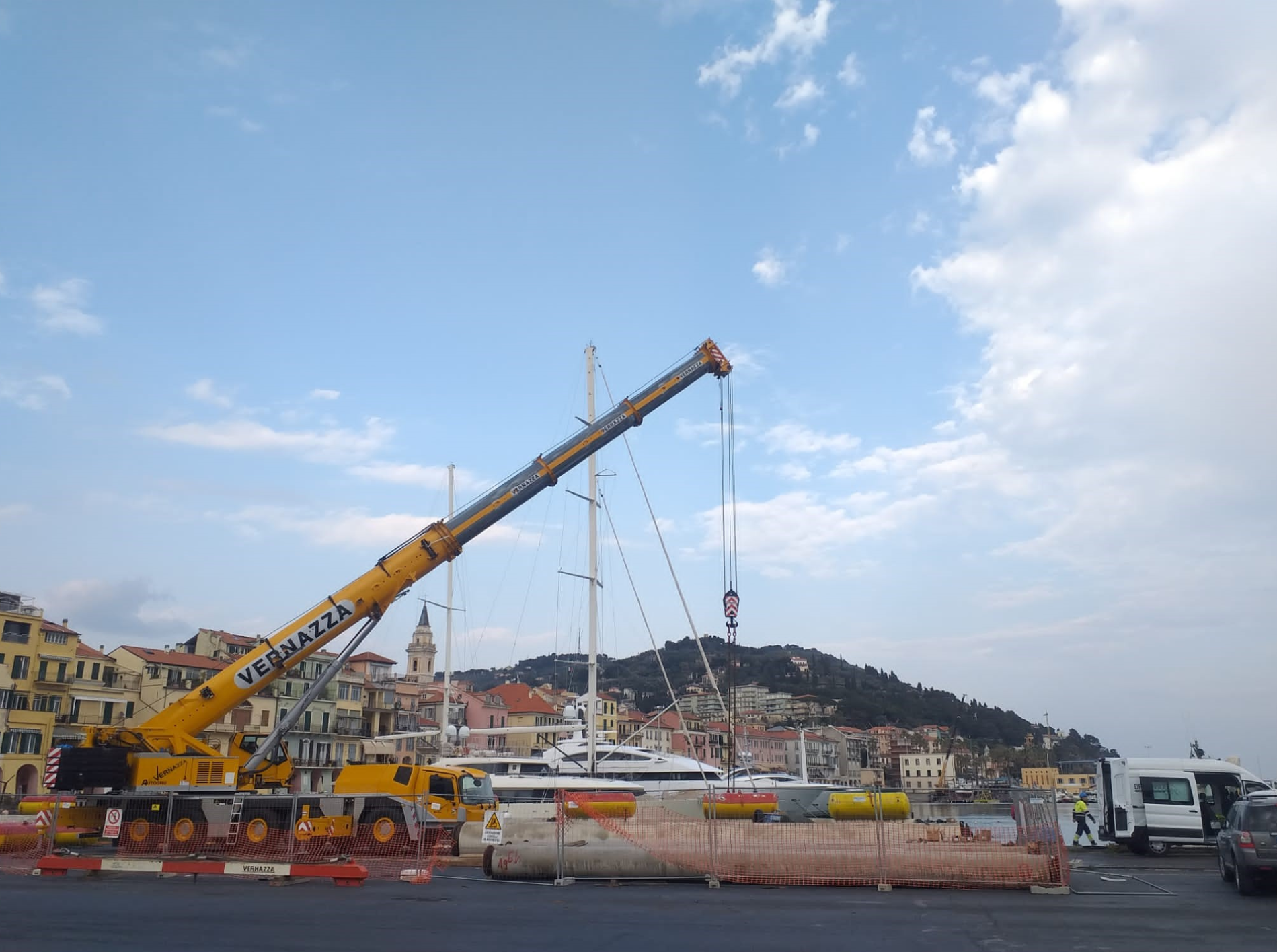 Vernazza Autogru’s new Grove GMK5250XL-1 installing a sewerage pipe in Omegna. <br> Image source: MANITOWOC COMPANY, INC.
