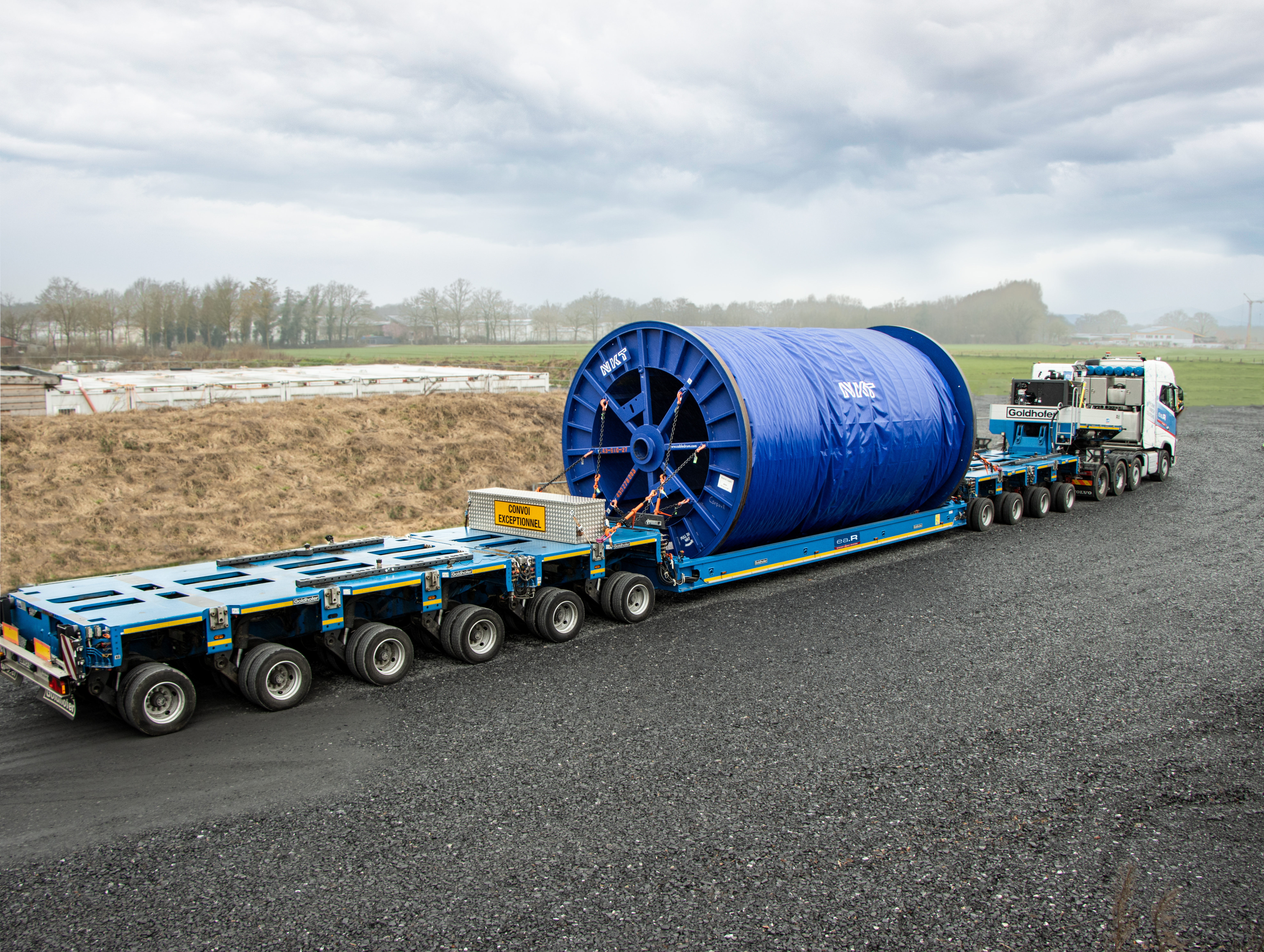 4+5 Heavy-duty combination in use with the new cable drum vessel bridge