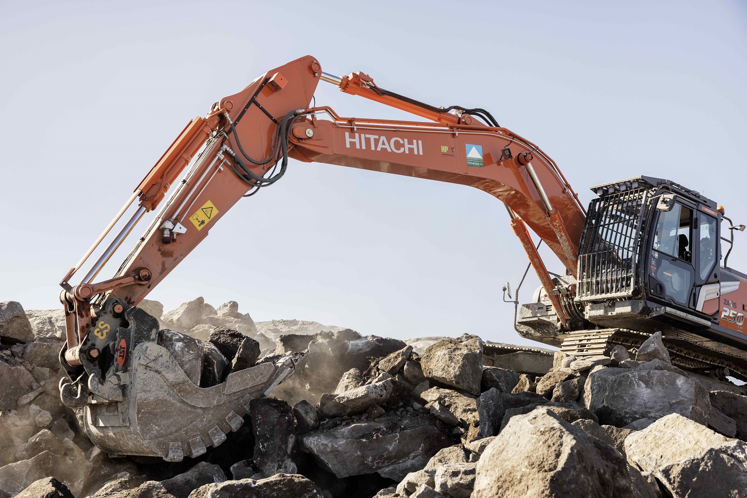 First Zaxis-7 in Greenland is versatile in tough conditions