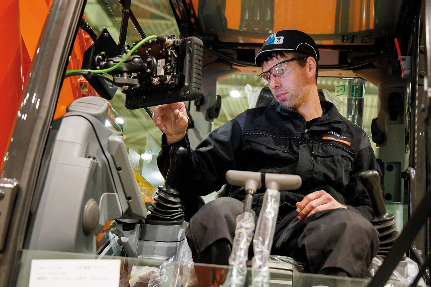 Hitachi Construction Machinery Europe (HCME) NV announces factory-fitted Leica Geosystems solutions for Zaxis-7 excavators <br> Image source: Hitachi Construction Machinery (Europe) NV