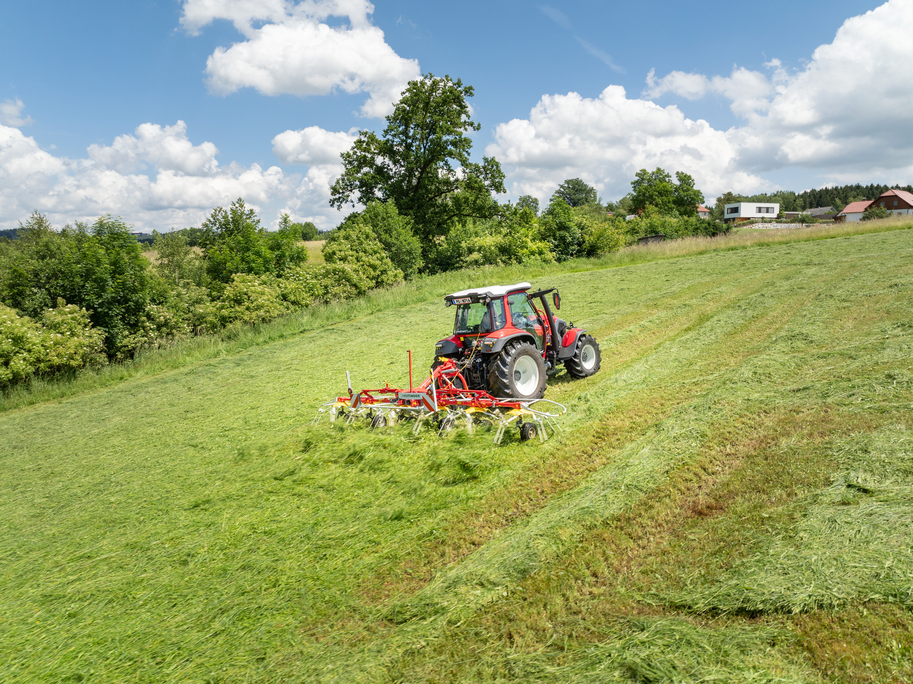 The HIT V 6260 ALPIN tedder does a brilliant job on steep terrain
