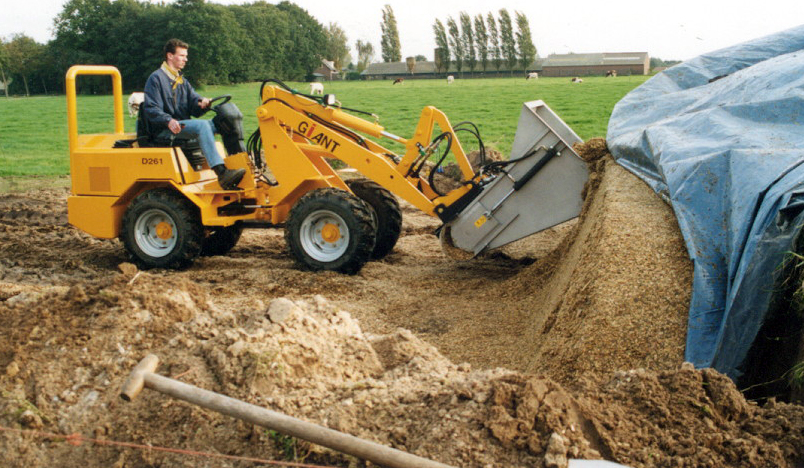 The first GIANT wheel loader