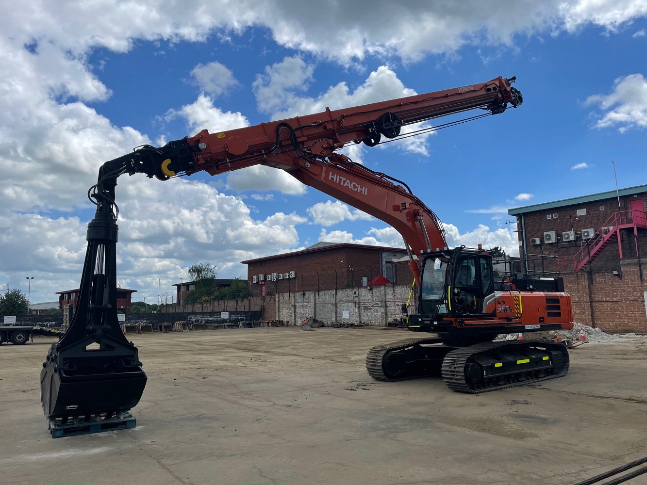 Digging deeper with Hitachi Zaxis-7 special applications