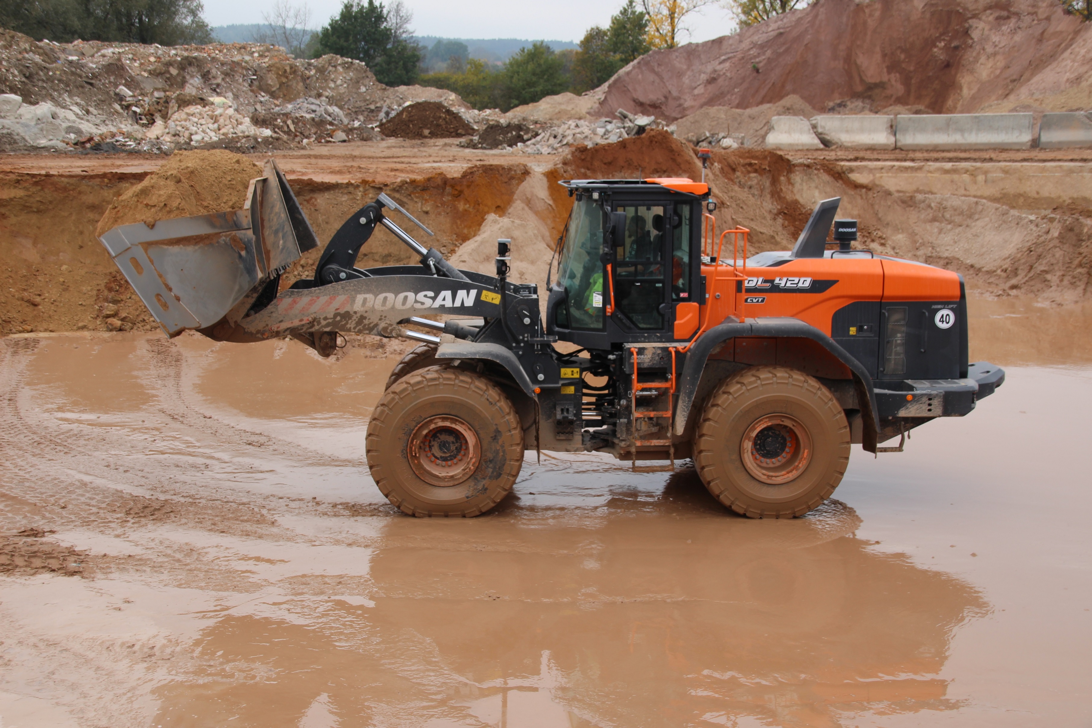 New Wheel Loader Slashes Fuel Costs per Tonne of Sand