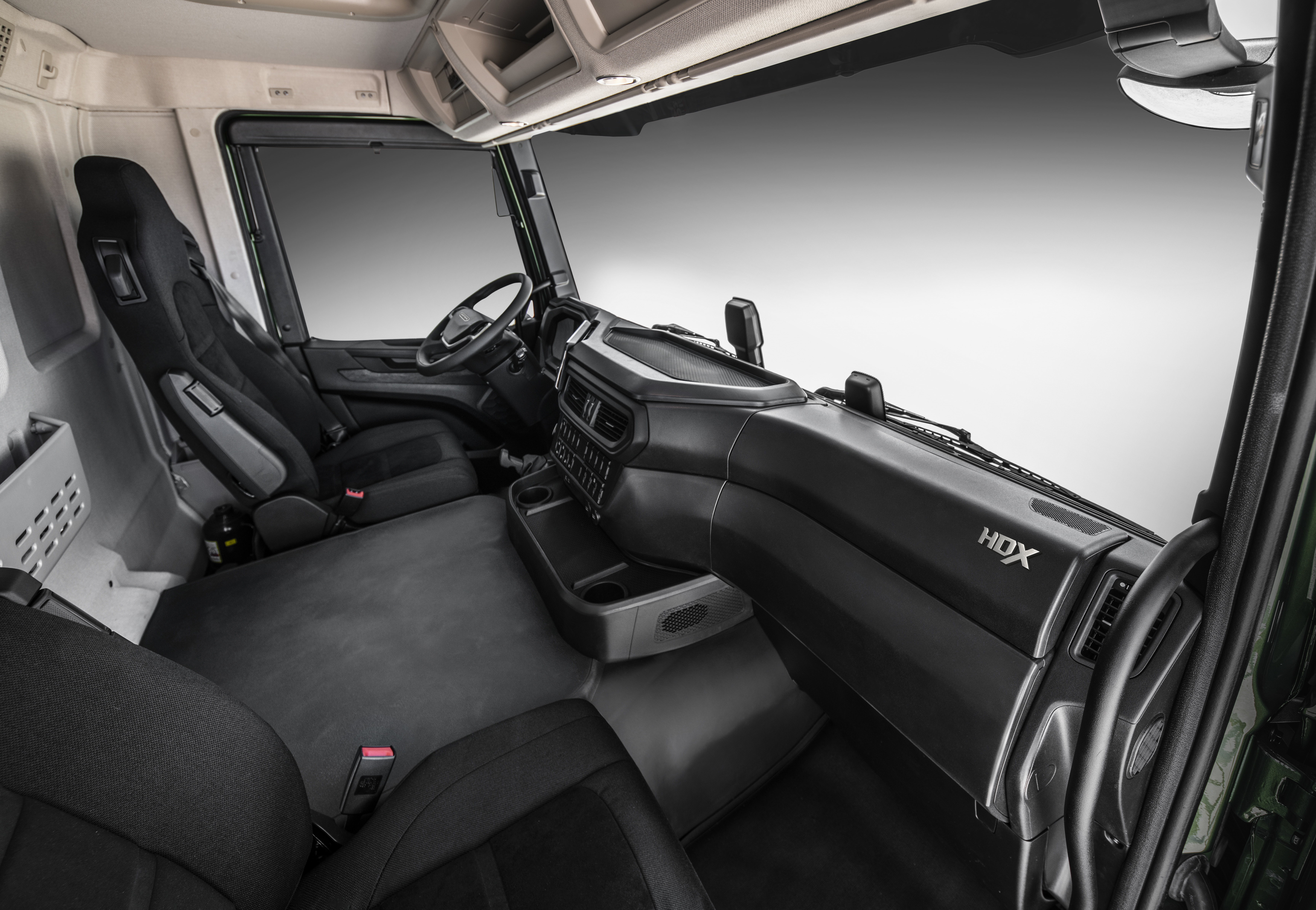 ASTRA introduces the new HDX range on Euro VI markets