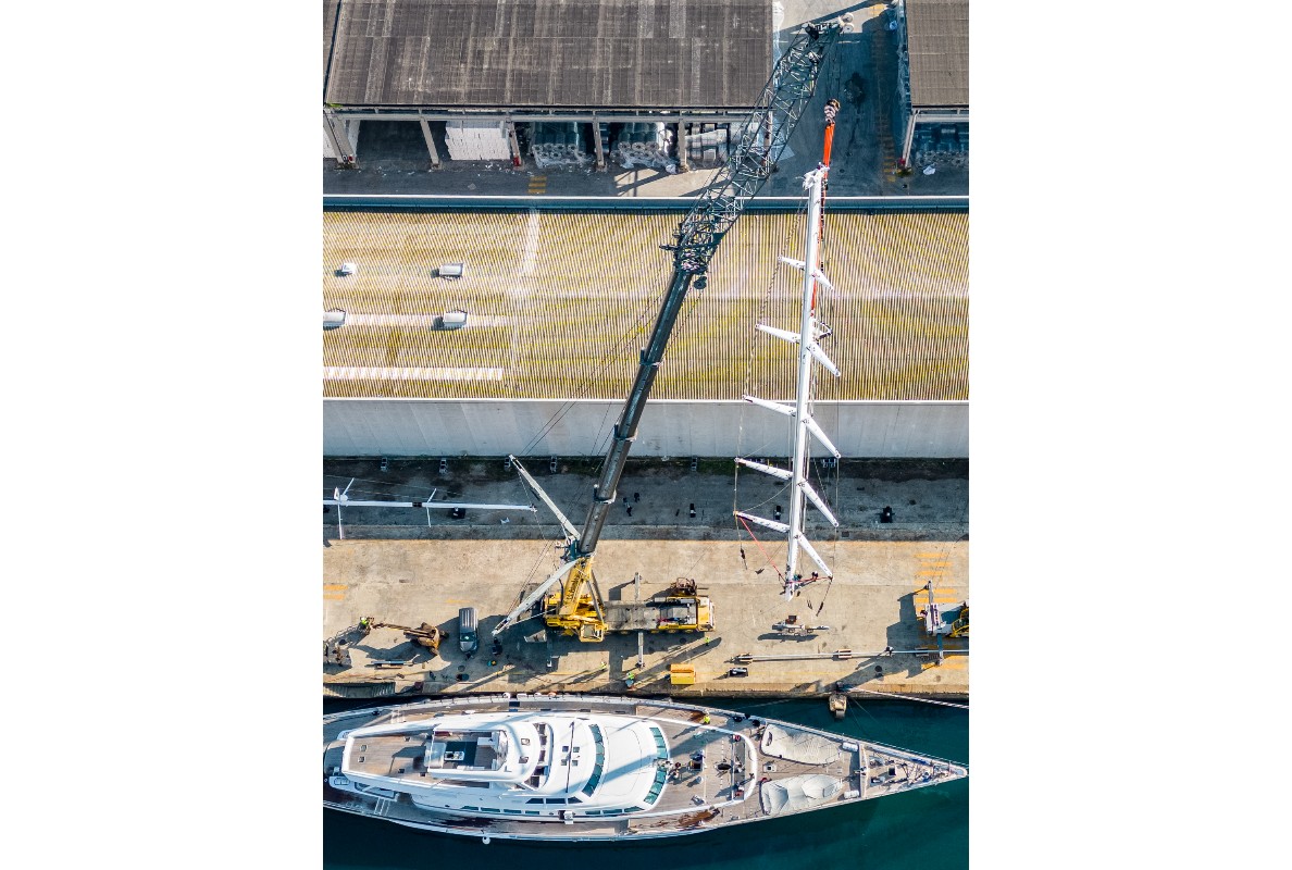 The Grove cranes worked in perfect harmony to wrap up the heavy-lifting job within a day.