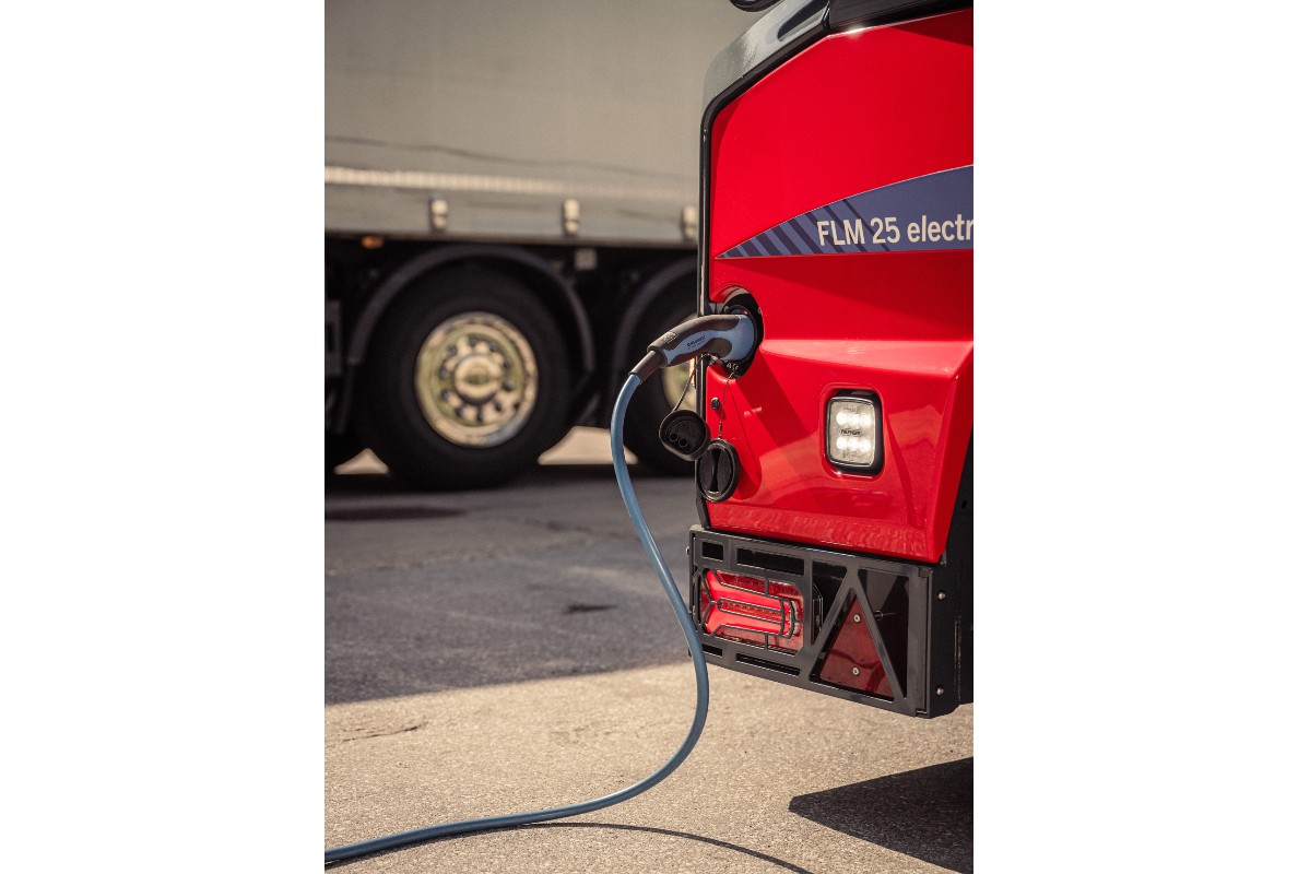 All models of the FL range are available as a fully electrified solution for quiet operations and low emissions.