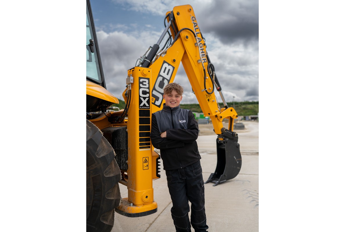 Teenager Finlay crowned UK’s youngest qualified digger driver