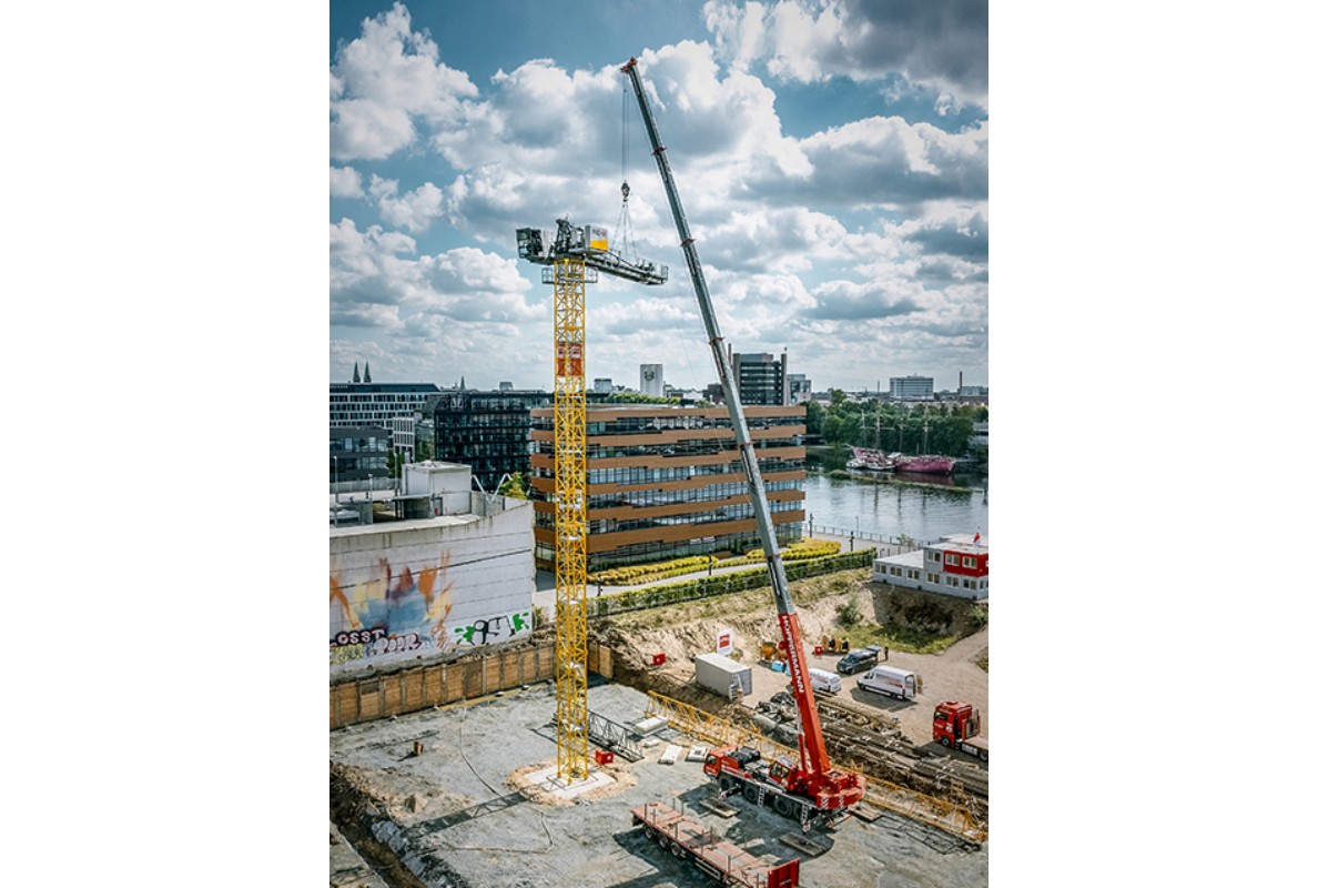 In Bremen, a 172 EC-B 8 was assembled for the construction of an office building with the help of an LTM 1120.